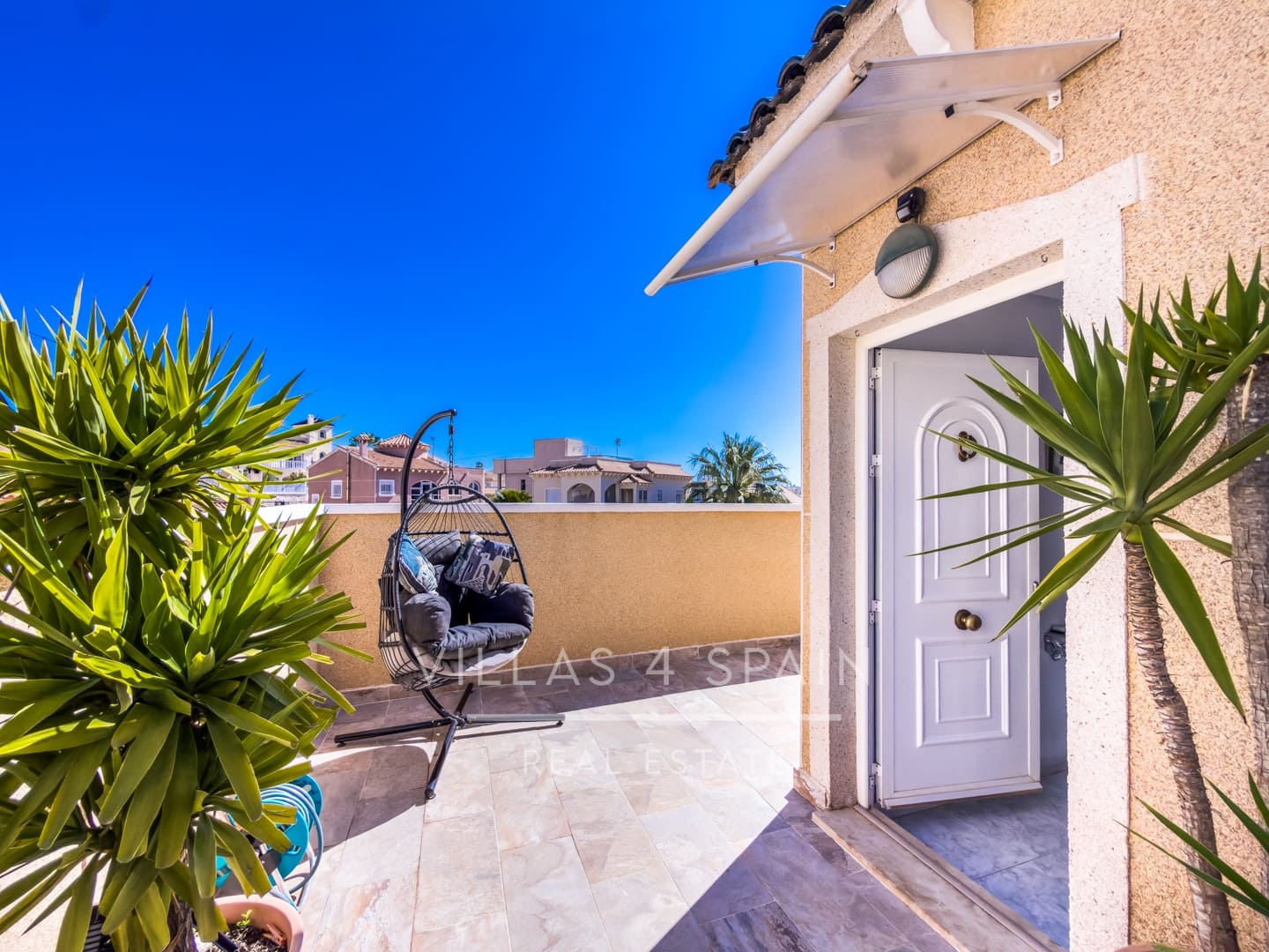 3 soveværelse Villa til salg i Villamartin med swimmingpool - € 359.950 (Ref: 9787946)