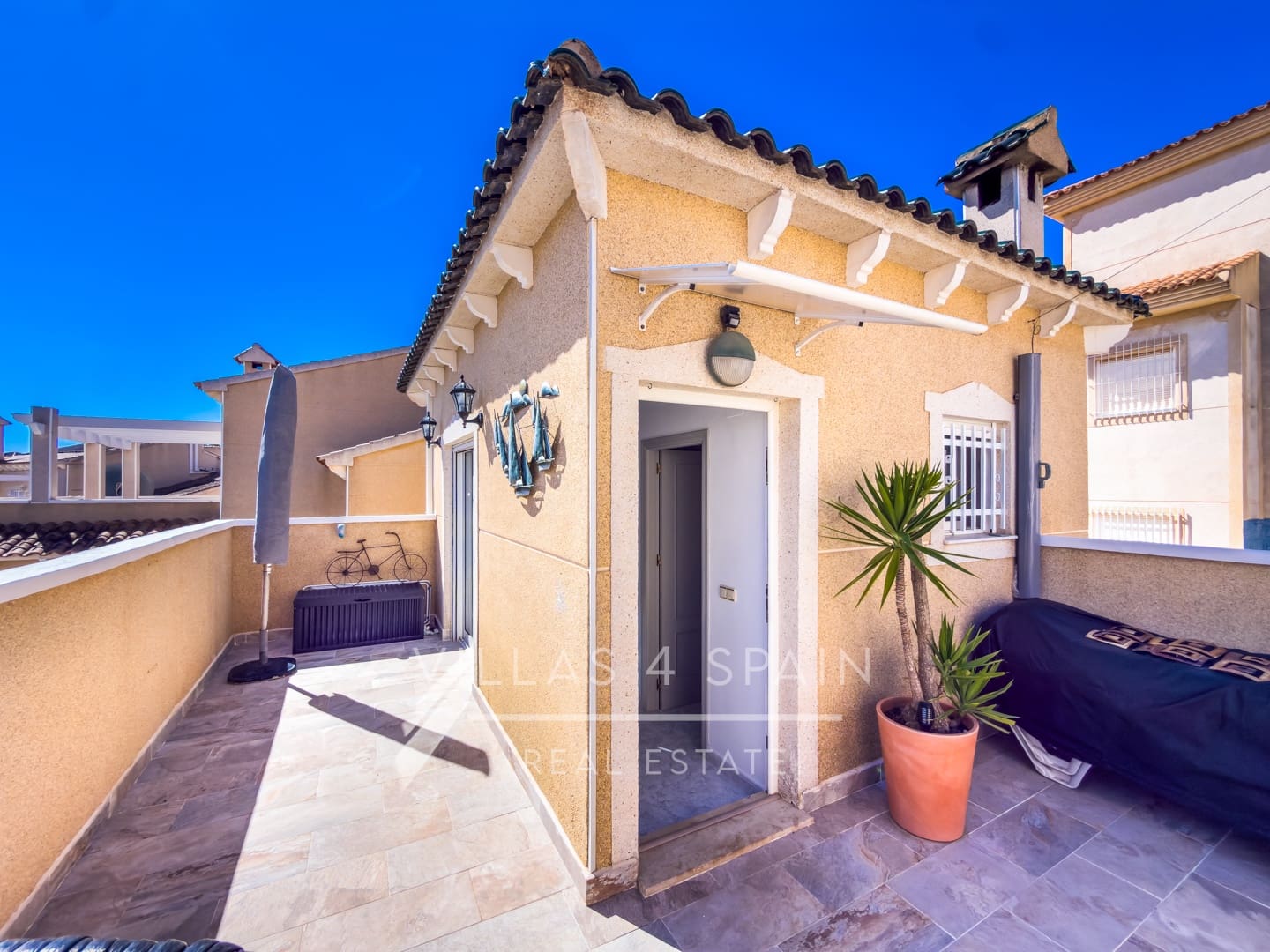 3 soveværelse Villa til salg i Villamartin med swimmingpool - € 359.950 (Ref: 9787946)