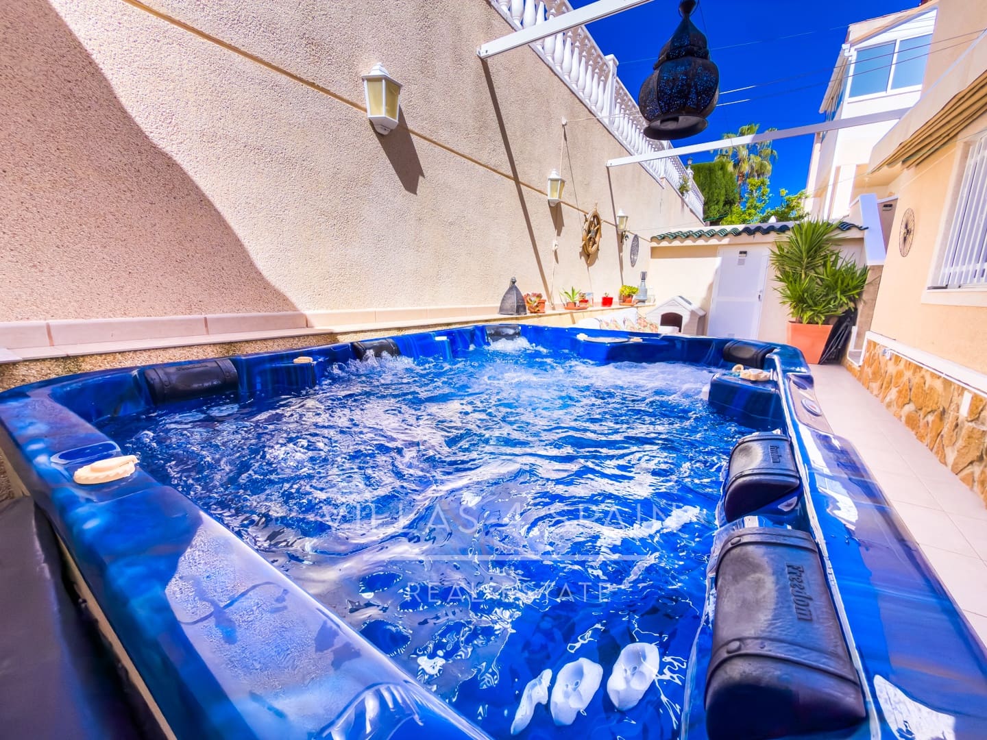 3 soveværelse Villa til salg i Villamartin med swimmingpool - € 359.950 (Ref: 9787946)