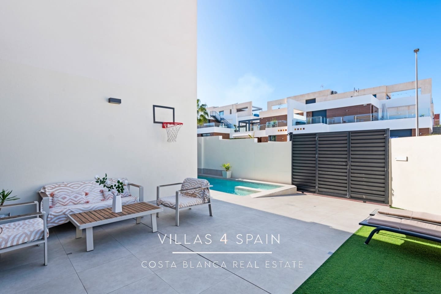 4 sovrum Villa till salu i Benijofar med pool - 420 000 € (Ref: 9795497)