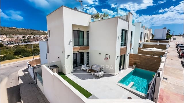 4 bedroom Villa for sale in Benijófar with pool - € 420,000 (Ref: 9795498)