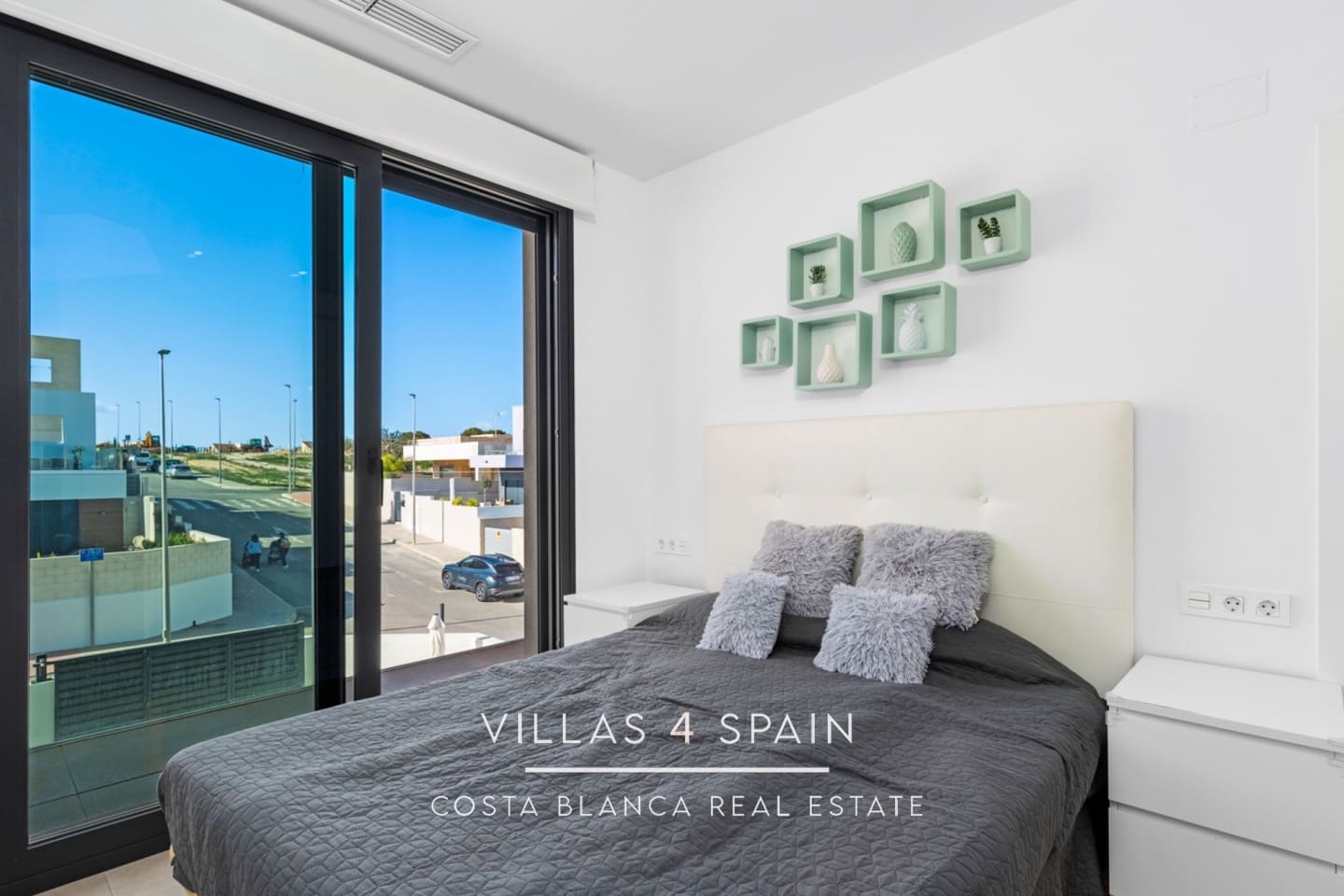 4 bedroom Villa for sale in Benijofar with pool - € 420,000 (Ref: 9795498)