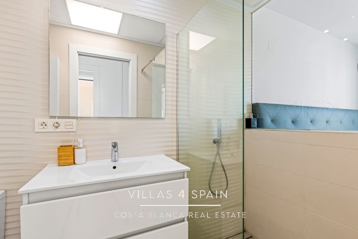 4 bedroom Villa for sale in Benijofar with pool - € 420,000 (Ref: 9795498)