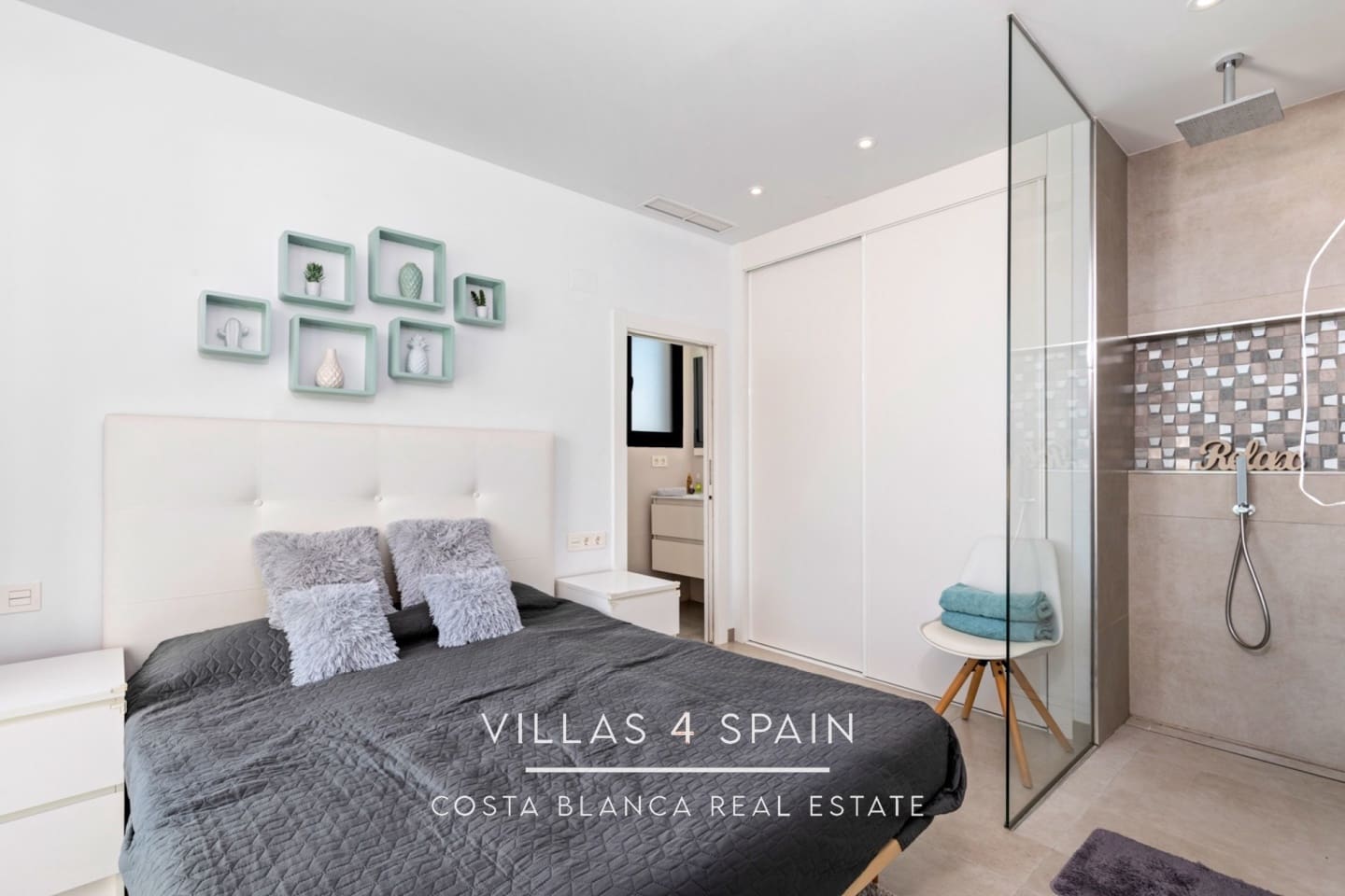 4 bedroom Villa for sale in Benijofar with pool - € 420,000 (Ref: 9795498)