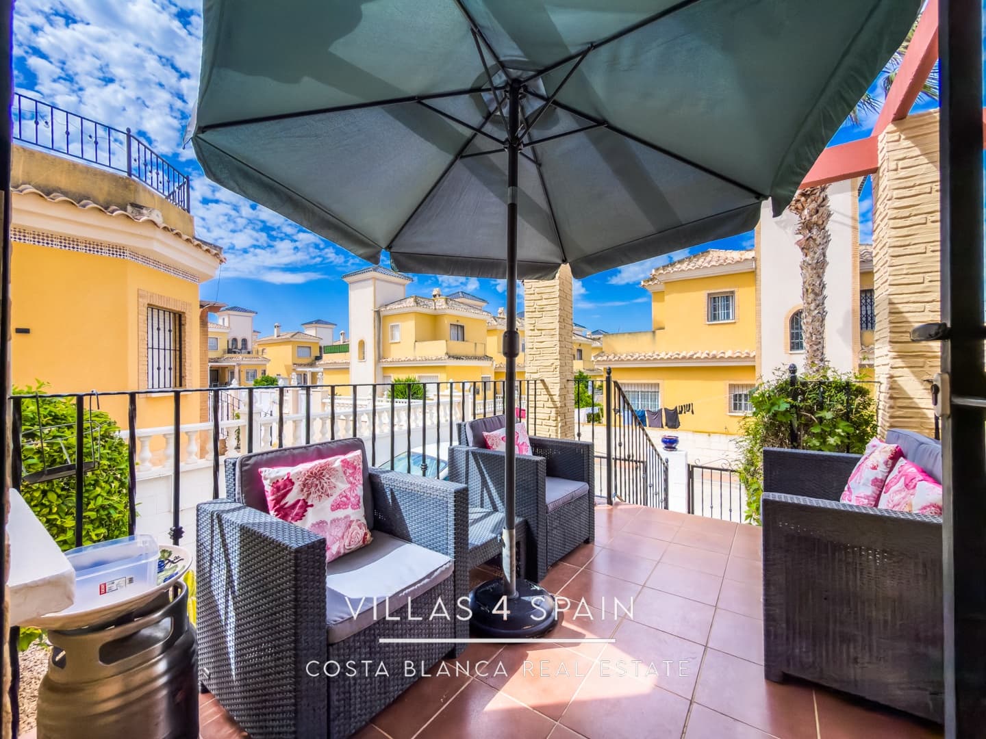 3 sypialnia Willa na sprzedaż w Algorfa z basenem garażem - 269 000 € (Ref: 9796124)