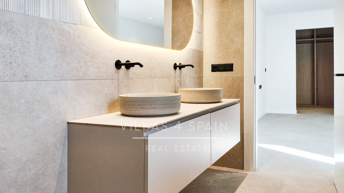 5 chambre Villa/Maison à vendre à Ciudad Quesada avec piscine garage - 788 750 € (Ref: 9821029)