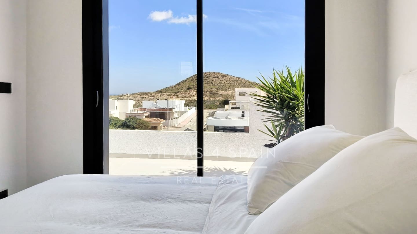 5 bedroom Villa for sale in Ciudad Quesada with pool garage - € 798,500 (Ref: 9821030)