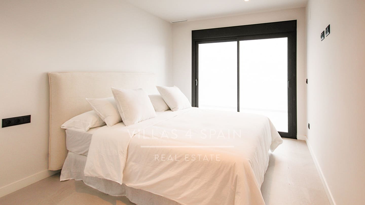 5 bedroom Villa for sale in Ciudad Quesada with pool garage - € 798,500 (Ref: 9821030)
