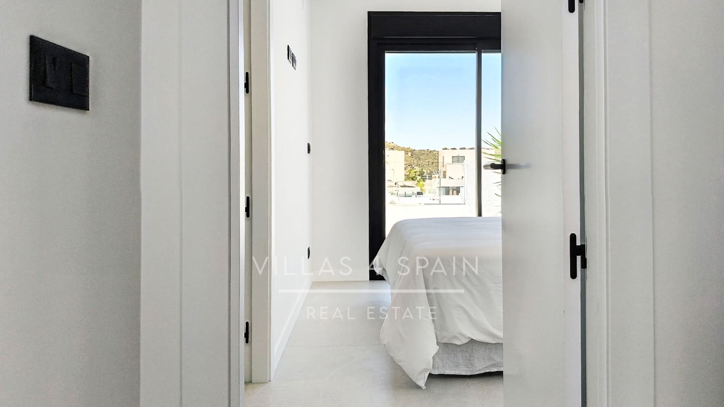 5 bedroom Villa for sale in Ciudad Quesada with pool garage - € 798,500 (Ref: 9821030)