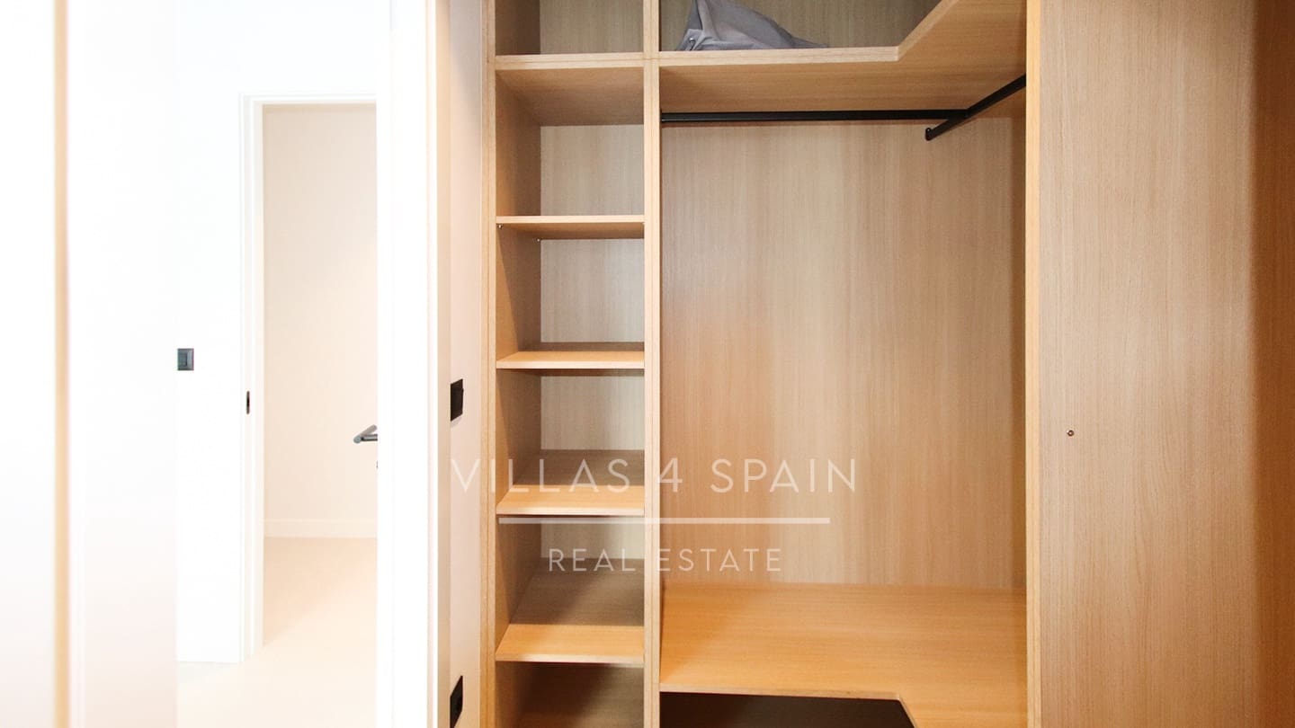 5 bedroom Villa for sale in Ciudad Quesada with pool garage - € 798,500 (Ref: 9821030)