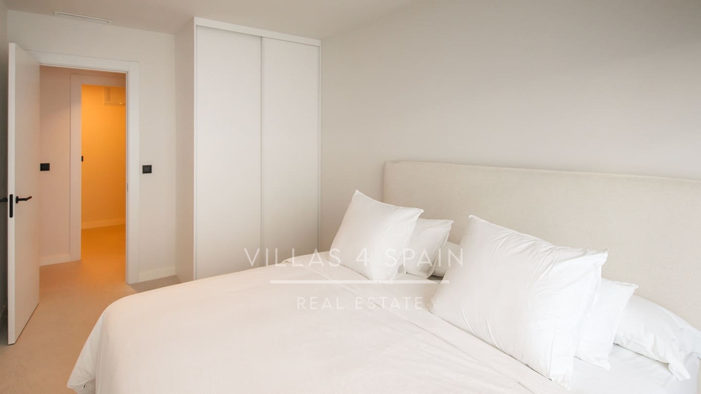 5 bedroom Villa for sale in Ciudad Quesada with pool garage - € 798,500 (Ref: 9821030)