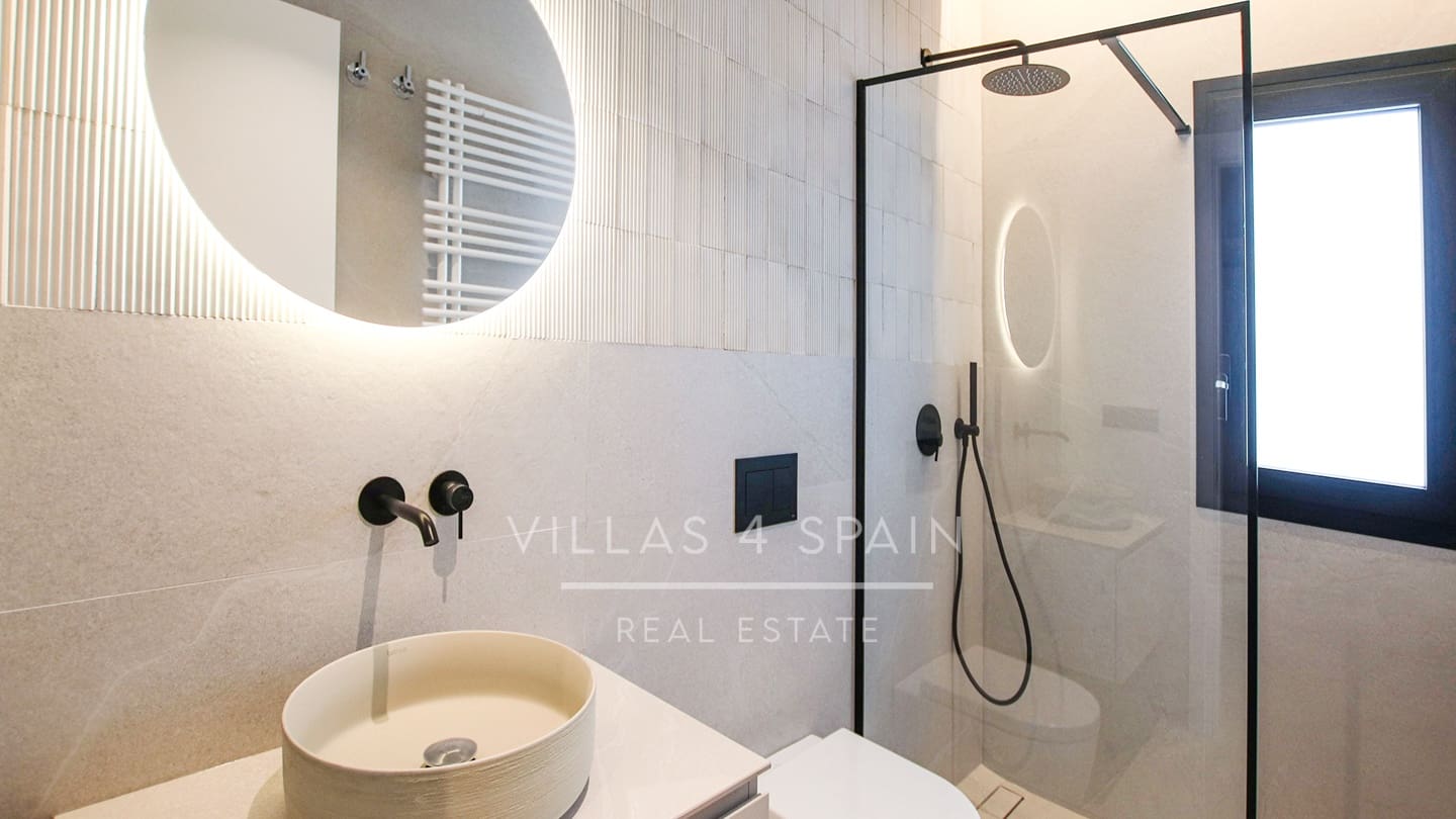 5 bedroom Villa for sale in Ciudad Quesada with pool garage - € 798,500 (Ref: 9821030)