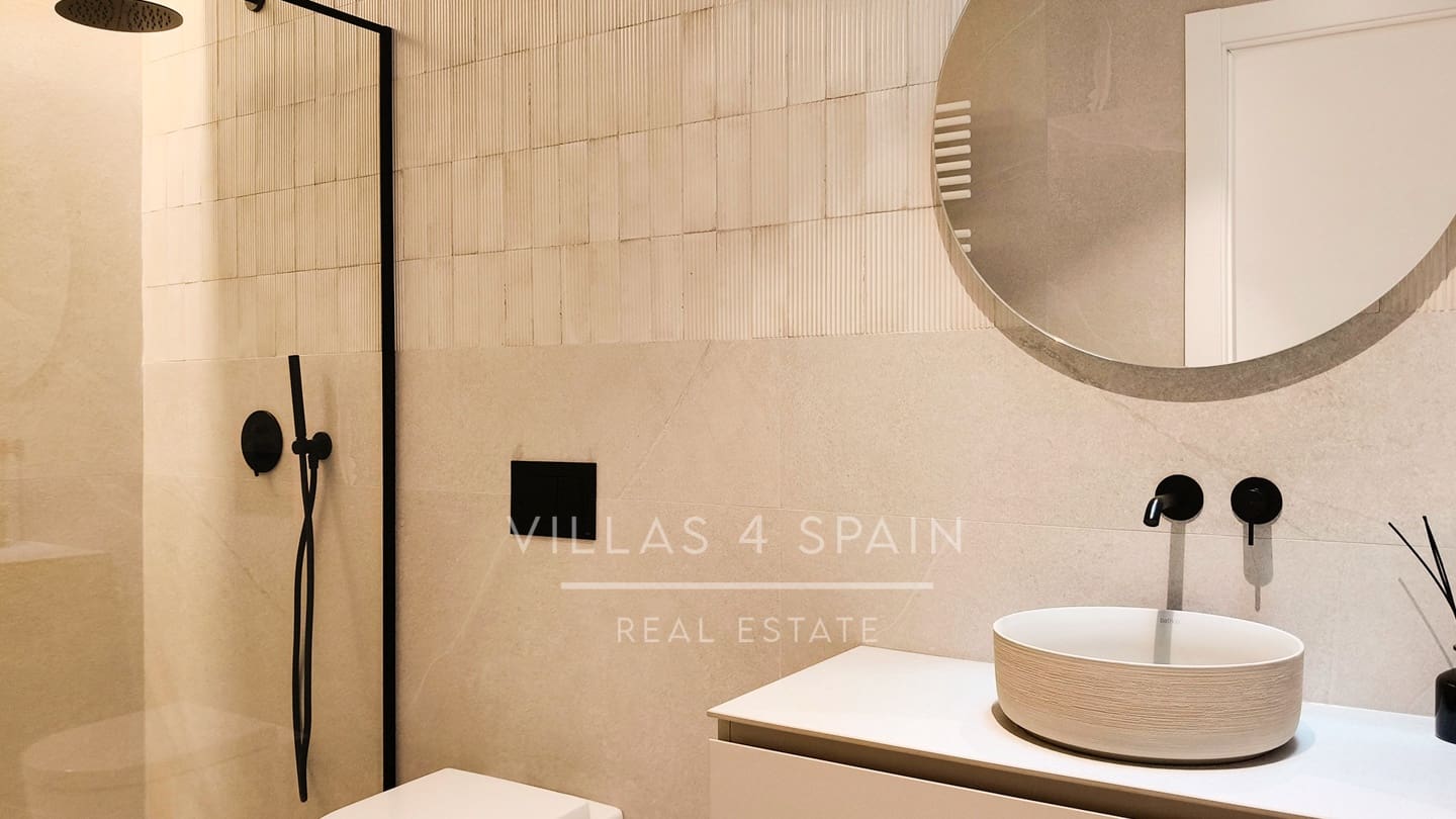 5 bedroom Villa for sale in Ciudad Quesada with pool garage - € 798,500 (Ref: 9821030)
