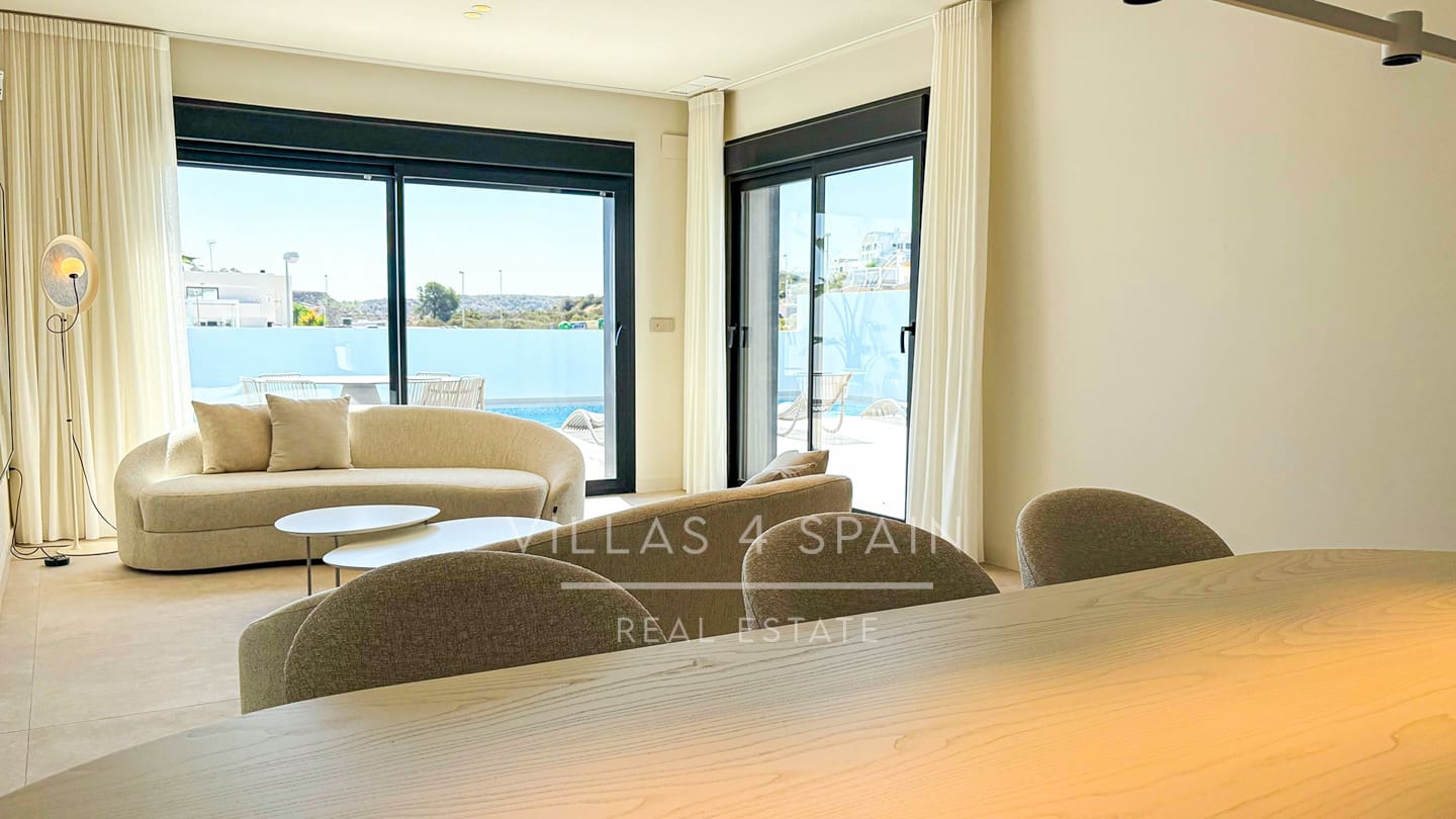 4 makuuhuone Huvila myytävänä paikassa Ciudad Quesada mukana uima-altaan - 810 750 € (Ref: 9821031)