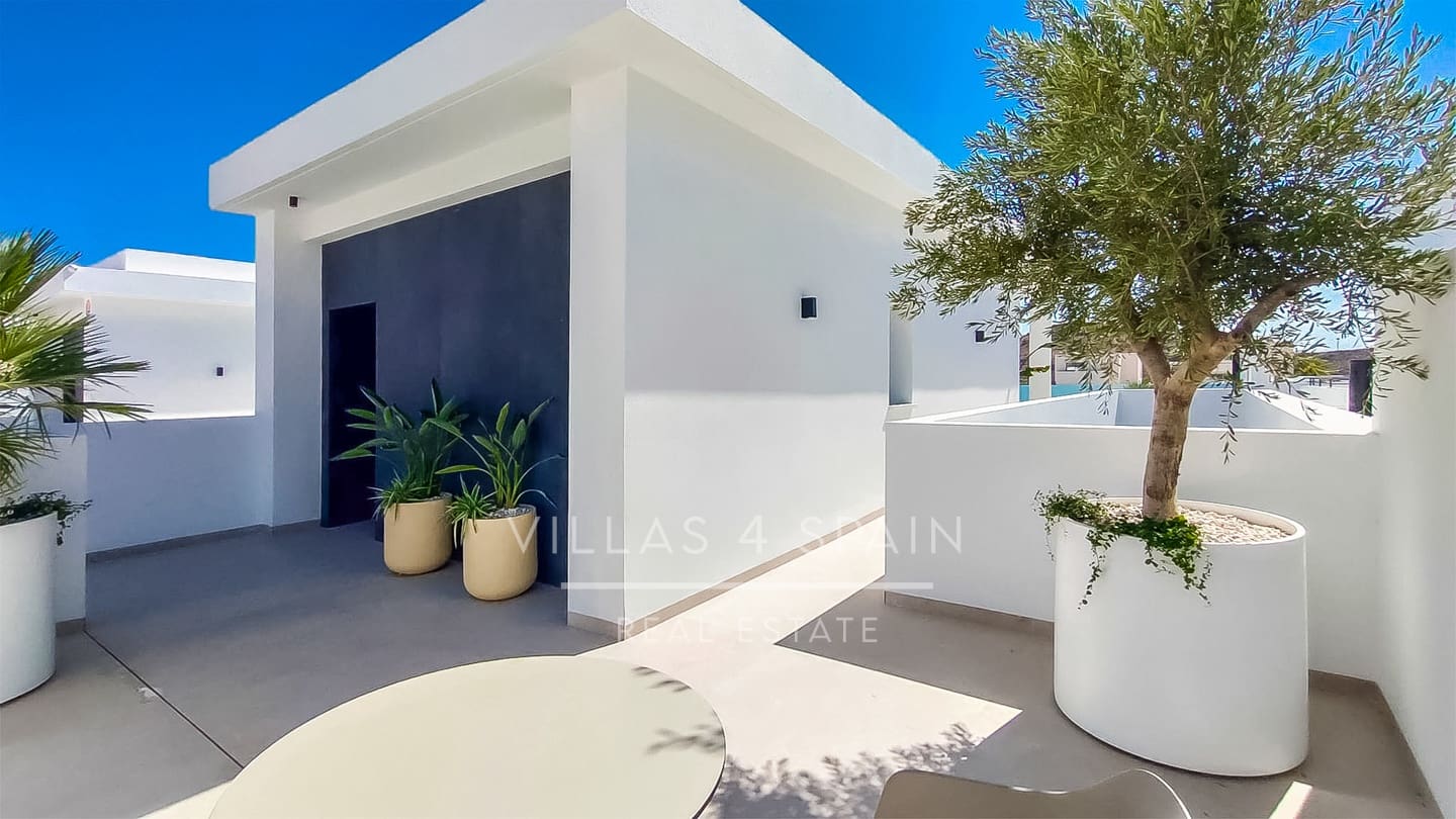 4 makuuhuone Huvila myytävänä paikassa Ciudad Quesada mukana uima-altaan - 810 750 € (Ref: 9821031)