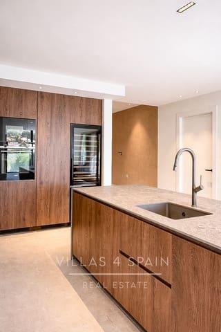 Chalet de 4 habitaciones en La Marina, Elche / Elx en venta con piscina garaje - 1.443.750 € (Ref: 9821032)