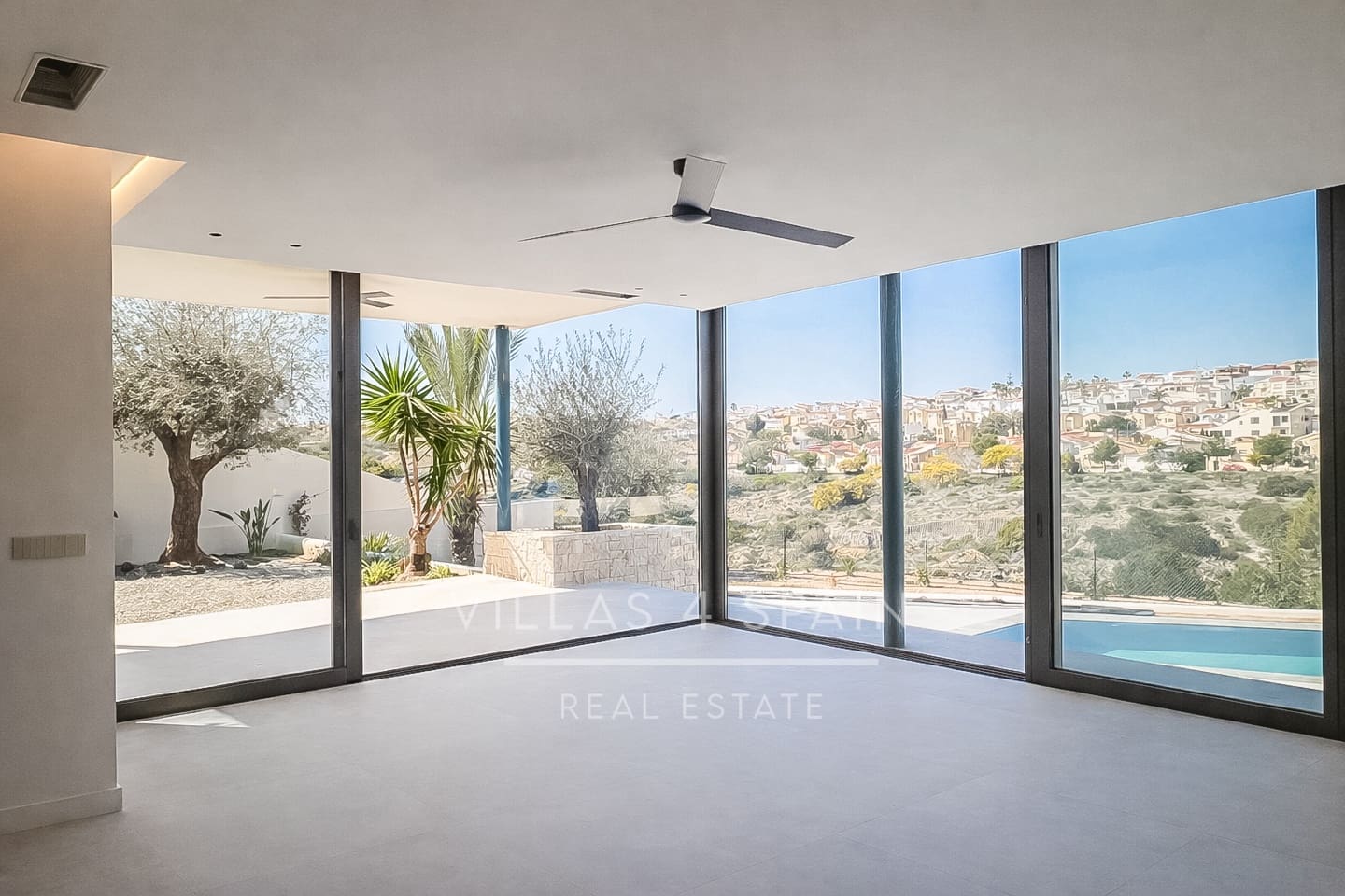 4 soverom Villa til salgs i La Marina med svømmebasseng garasje - € 1 443 750 (Ref: 9821032)