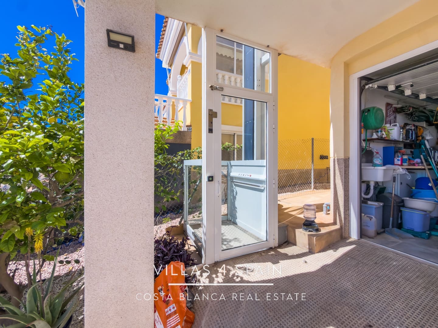 3 soveværelse Villa til salg i La Marina med swimmingpool garage - € 297.500 (Ref: 9830610)
