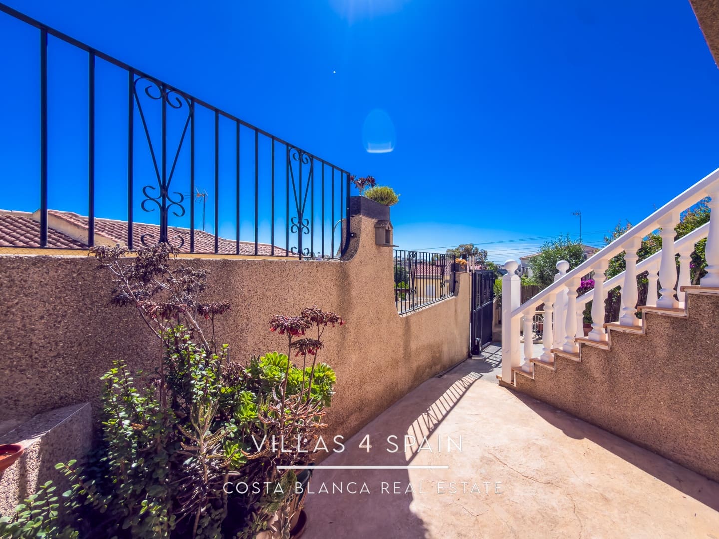 3 soveværelse Villa til salg i La Marina med swimmingpool garage - € 297.500 (Ref: 9830610)