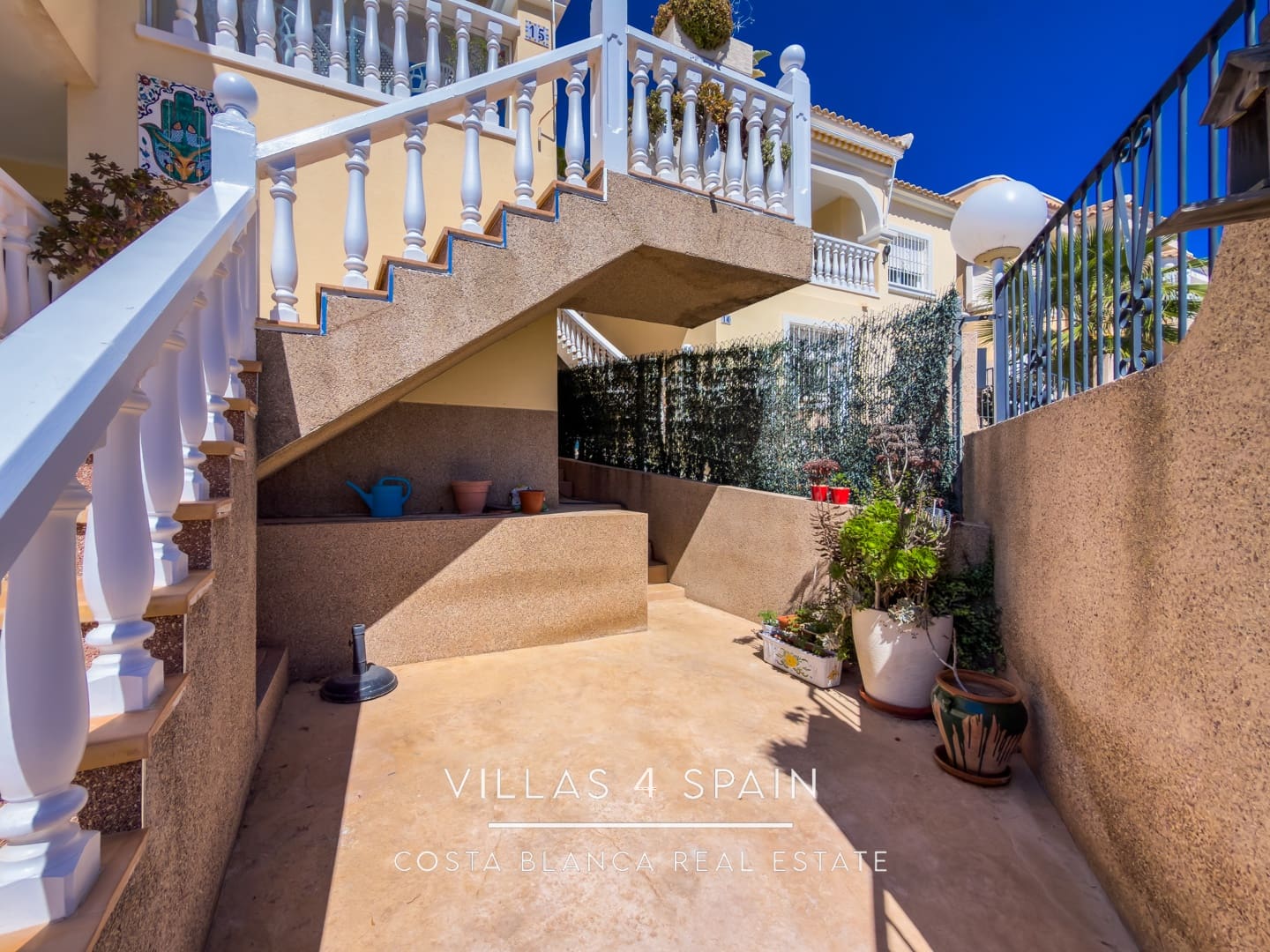 3 soveværelse Villa til salg i La Marina med swimmingpool garage - € 297.500 (Ref: 9830610)