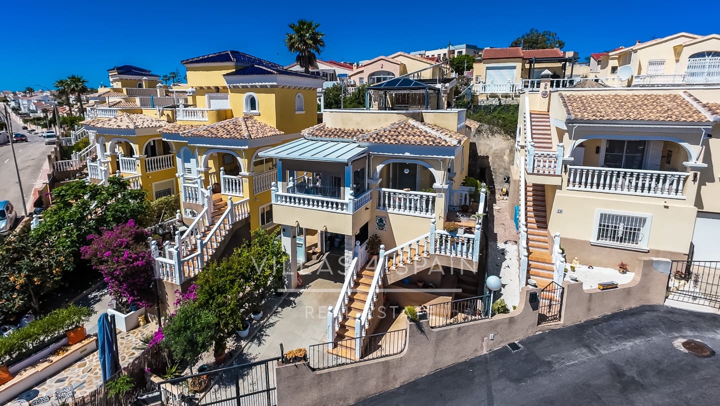3 soveværelse Villa til salg i La Marina med swimmingpool garage - € 297.500 (Ref: 9830610)