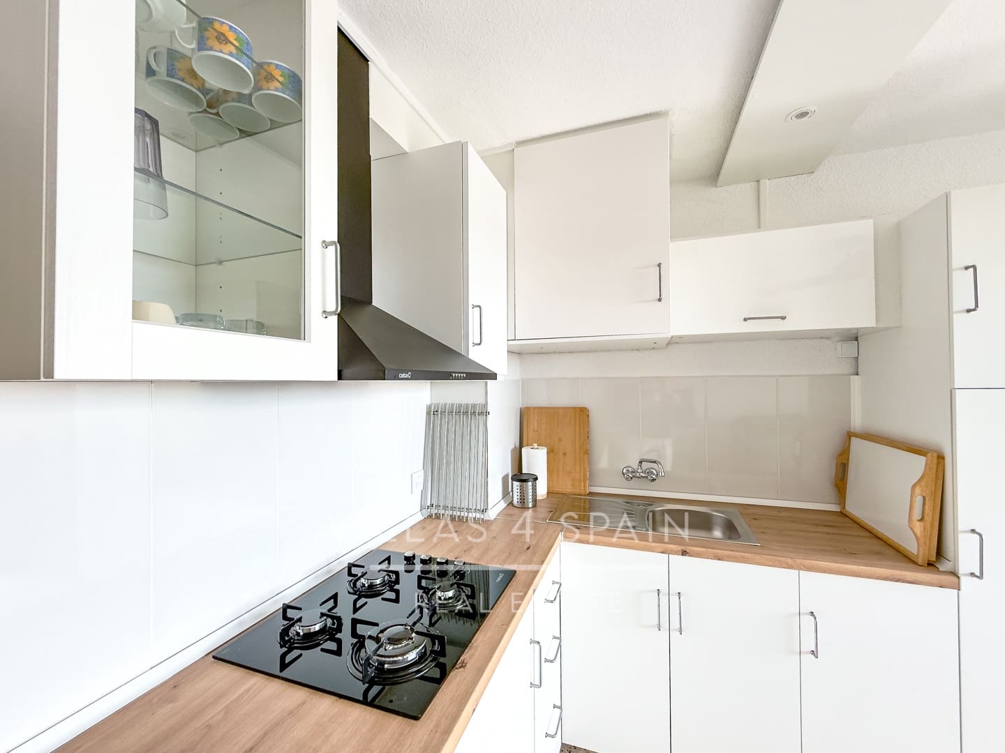 2 bedroom Apartment for sale in Torrevieja with pool - € 174,990 (Ref: 9840814)