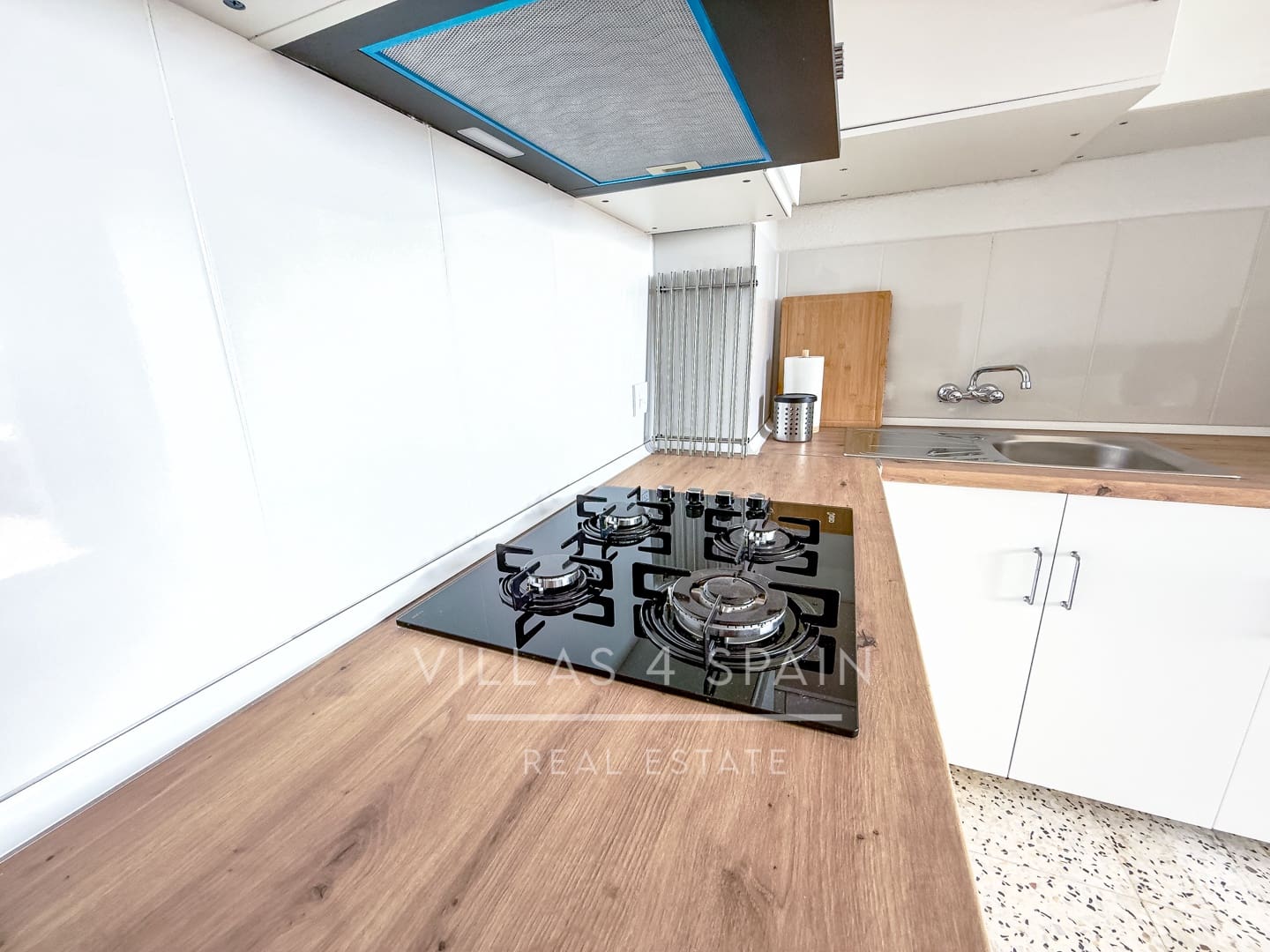 2 bedroom Apartment for sale in Torrevieja with pool - € 174,990 (Ref: 9840814)
