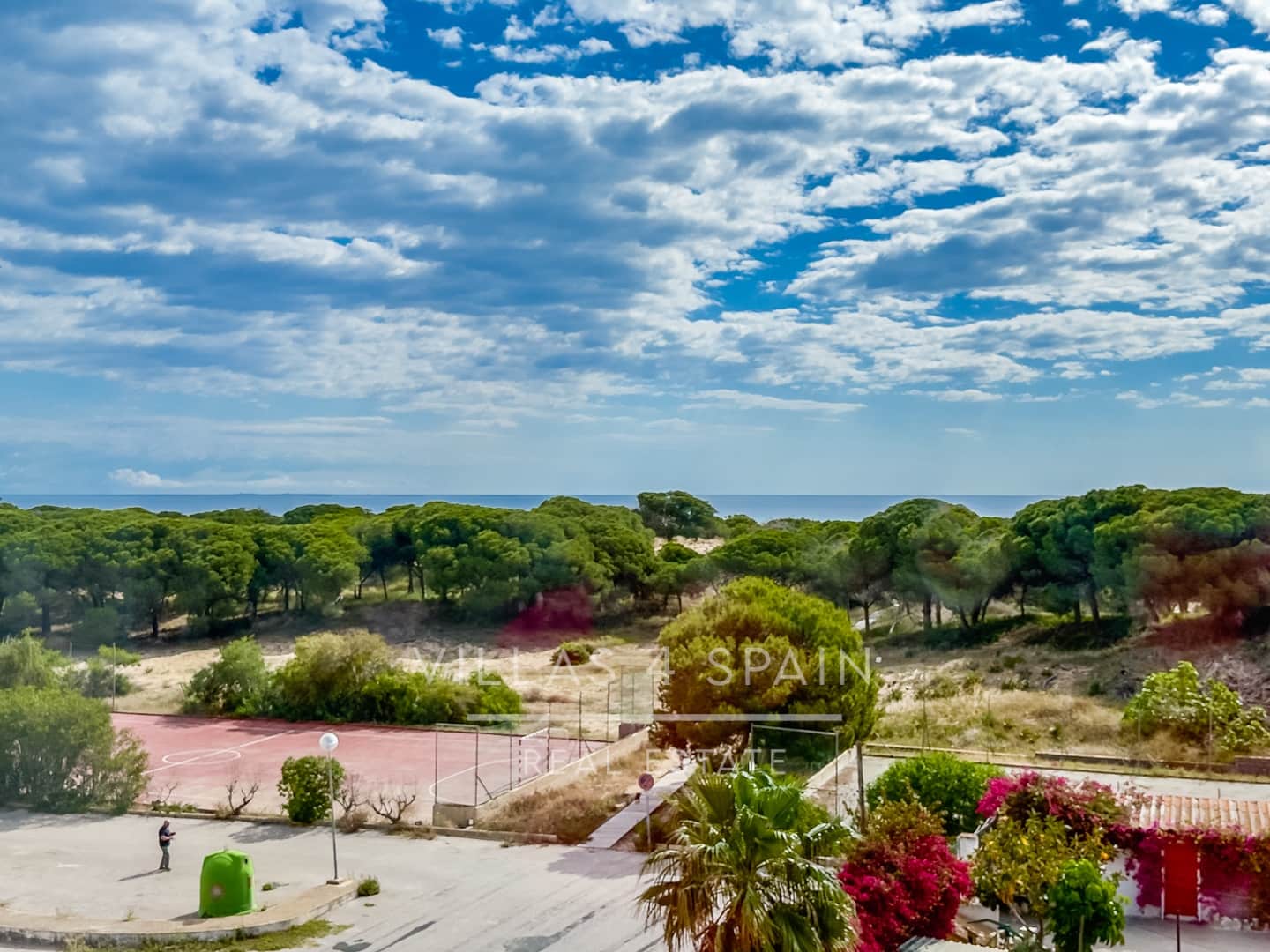 2 bedroom Apartment for sale in Torrevieja with pool - € 174,990 (Ref: 9840814)