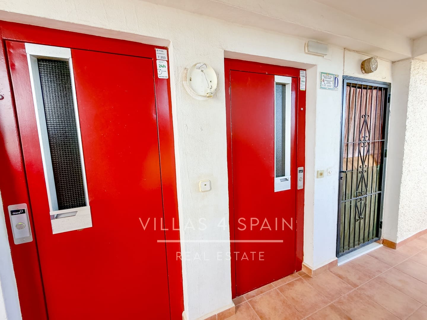 2 bedroom Apartment for sale in Torrevieja with pool - € 174,990 (Ref: 9840814)