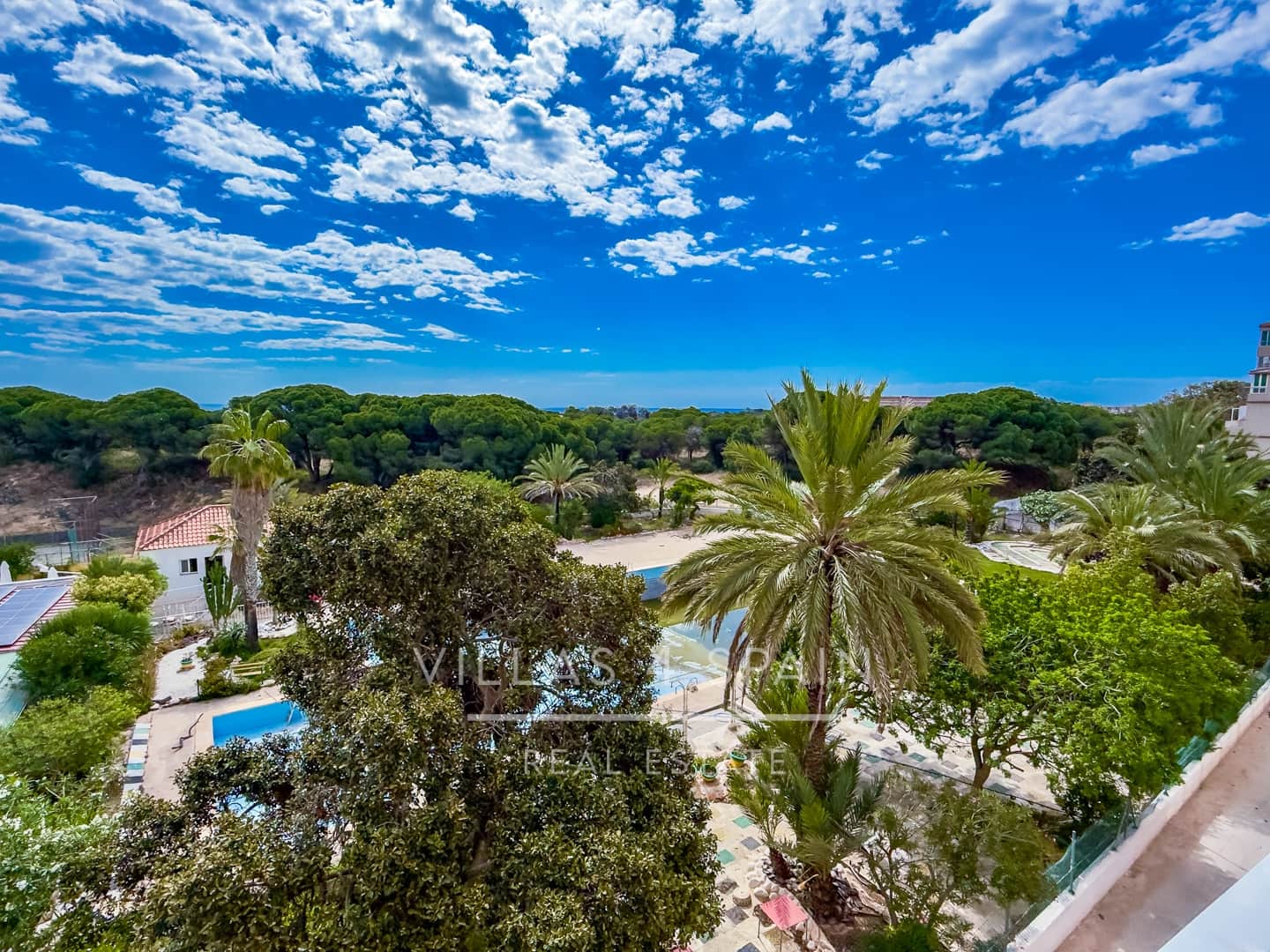 2 bedroom Apartment for sale in Torrevieja with pool - € 174,990 (Ref: 9840814)