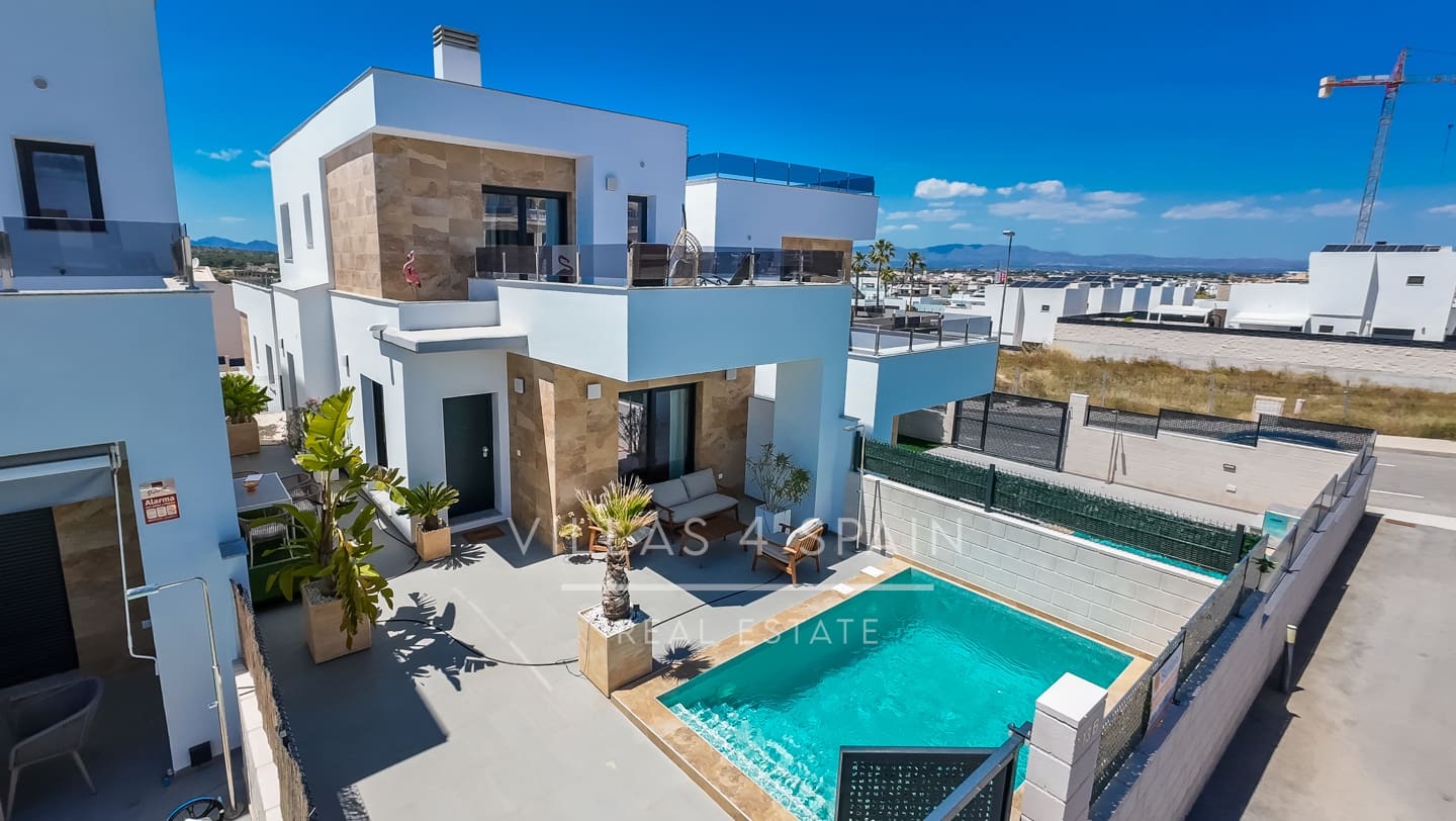 3 bedroom Villa for sale in Benijofar with pool garage - € 374,999 (Ref: 9844809)