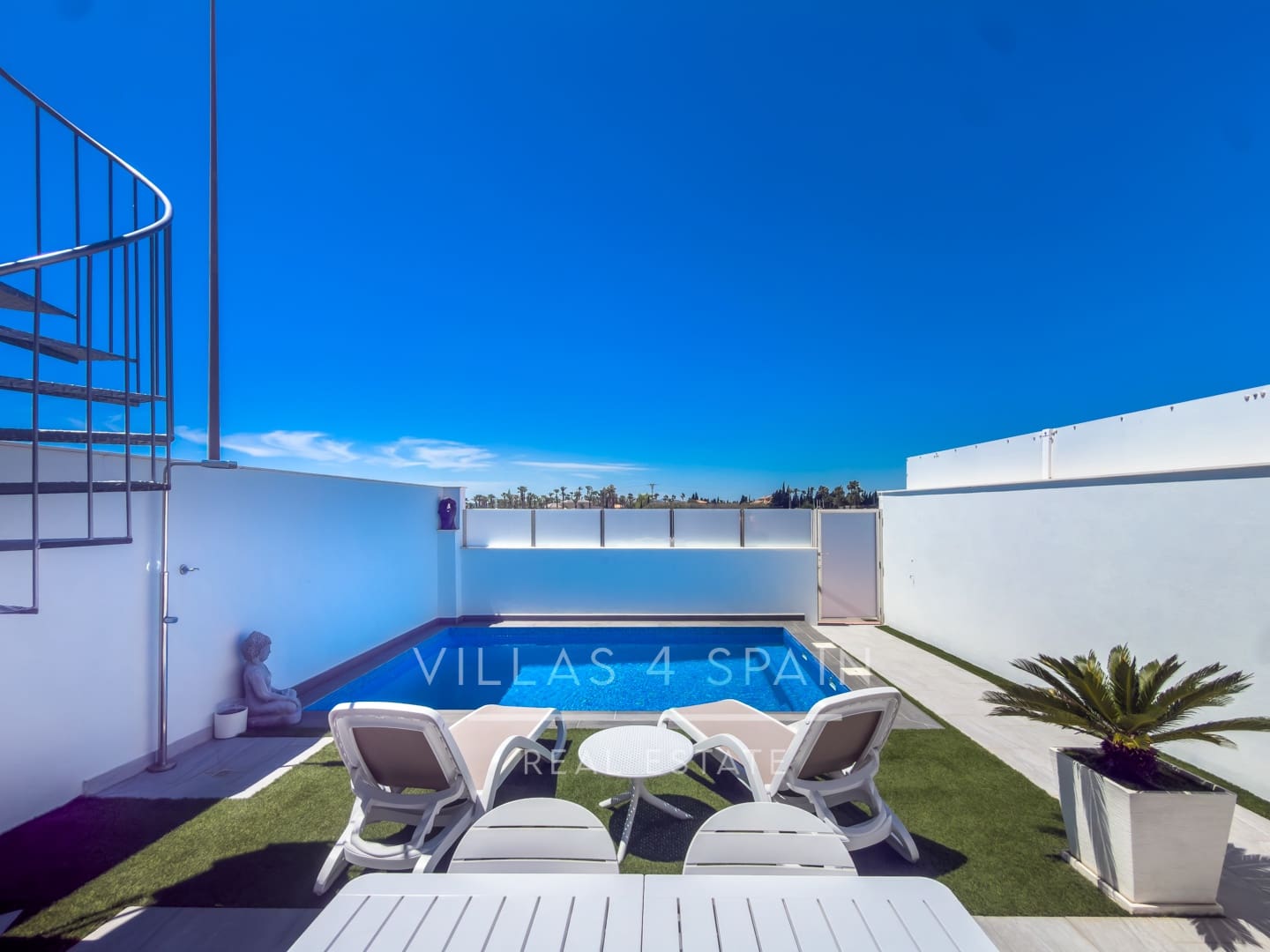 3 soveværelse Villa til salg i Daya Nueva med swimmingpool - € 399.950 (Ref: 9849131)