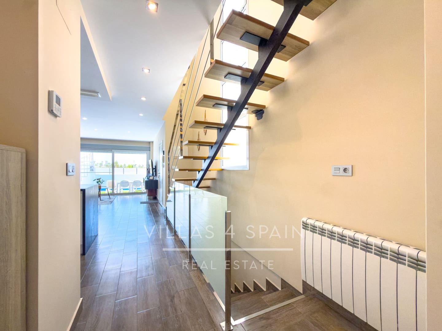 3 soveværelse Villa til salg i Daya Nueva med swimmingpool - € 399.950 (Ref: 9849131)