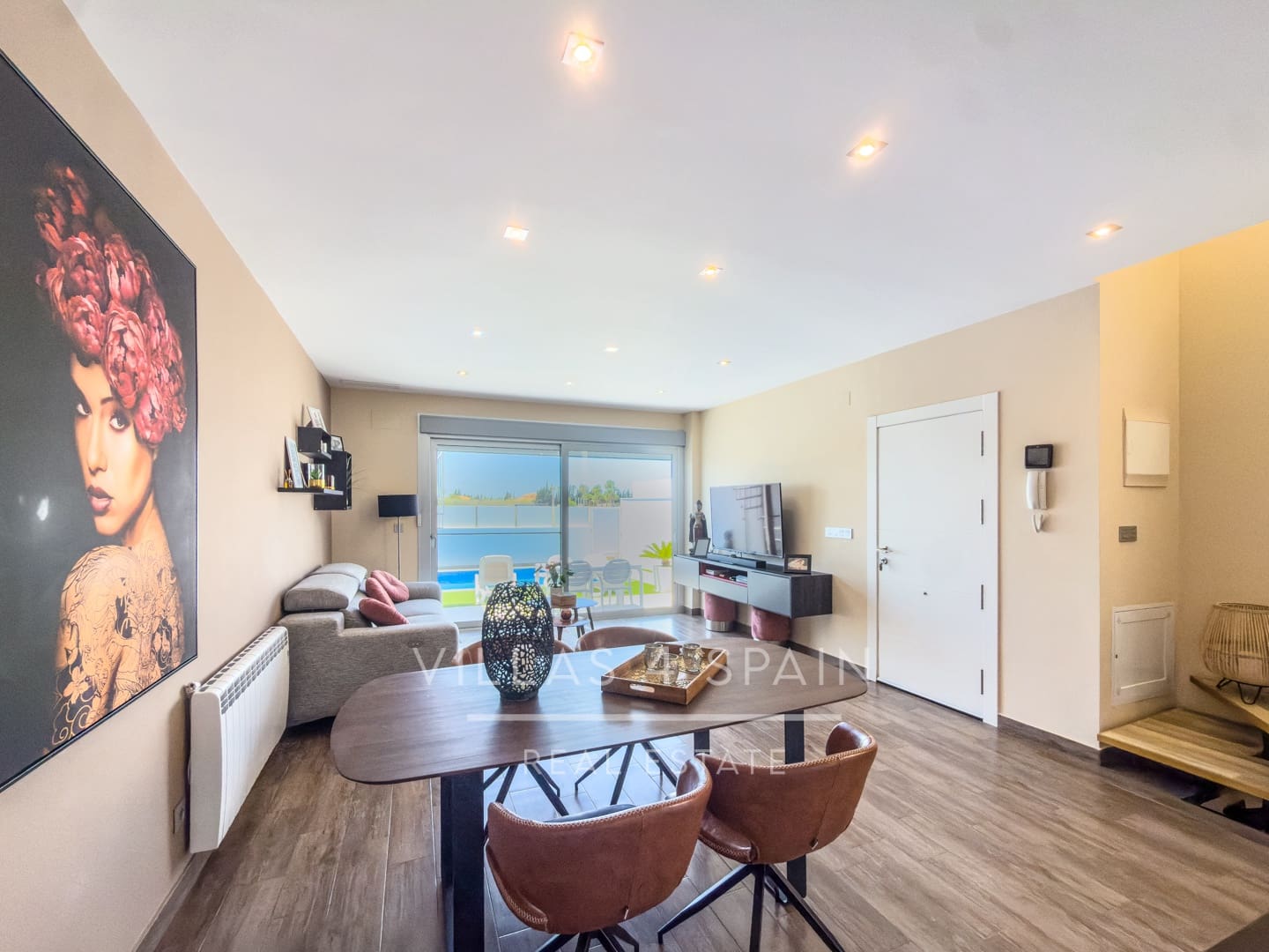 3 soveværelse Villa til salg i Daya Nueva med swimmingpool - € 399.950 (Ref: 9849131)