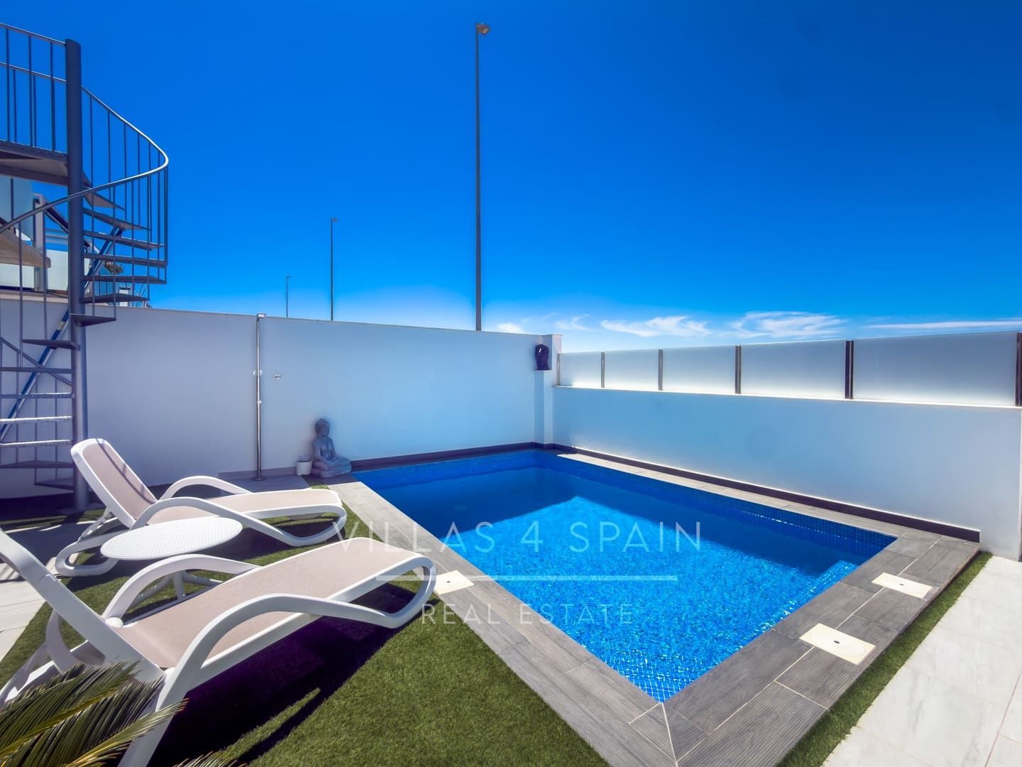 3 soveværelse Villa til salg i Daya Nueva med swimmingpool - € 399.950 (Ref: 9849131)