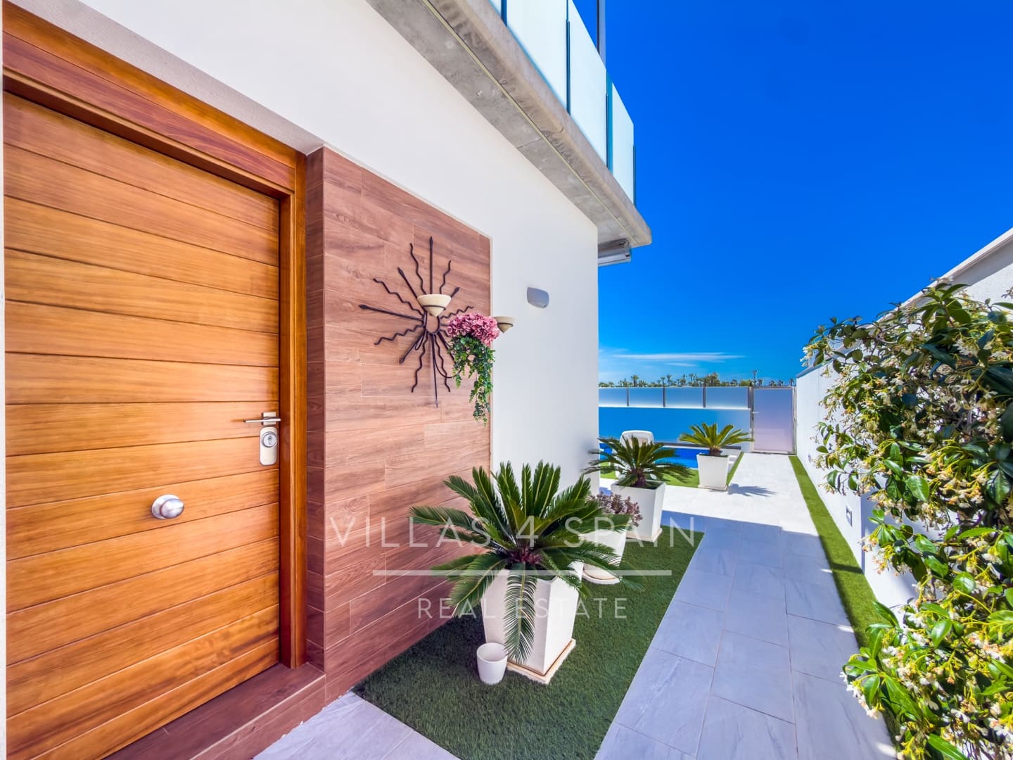 3 soveværelse Villa til salg i Daya Nueva med swimmingpool - € 399.950 (Ref: 9849131)
