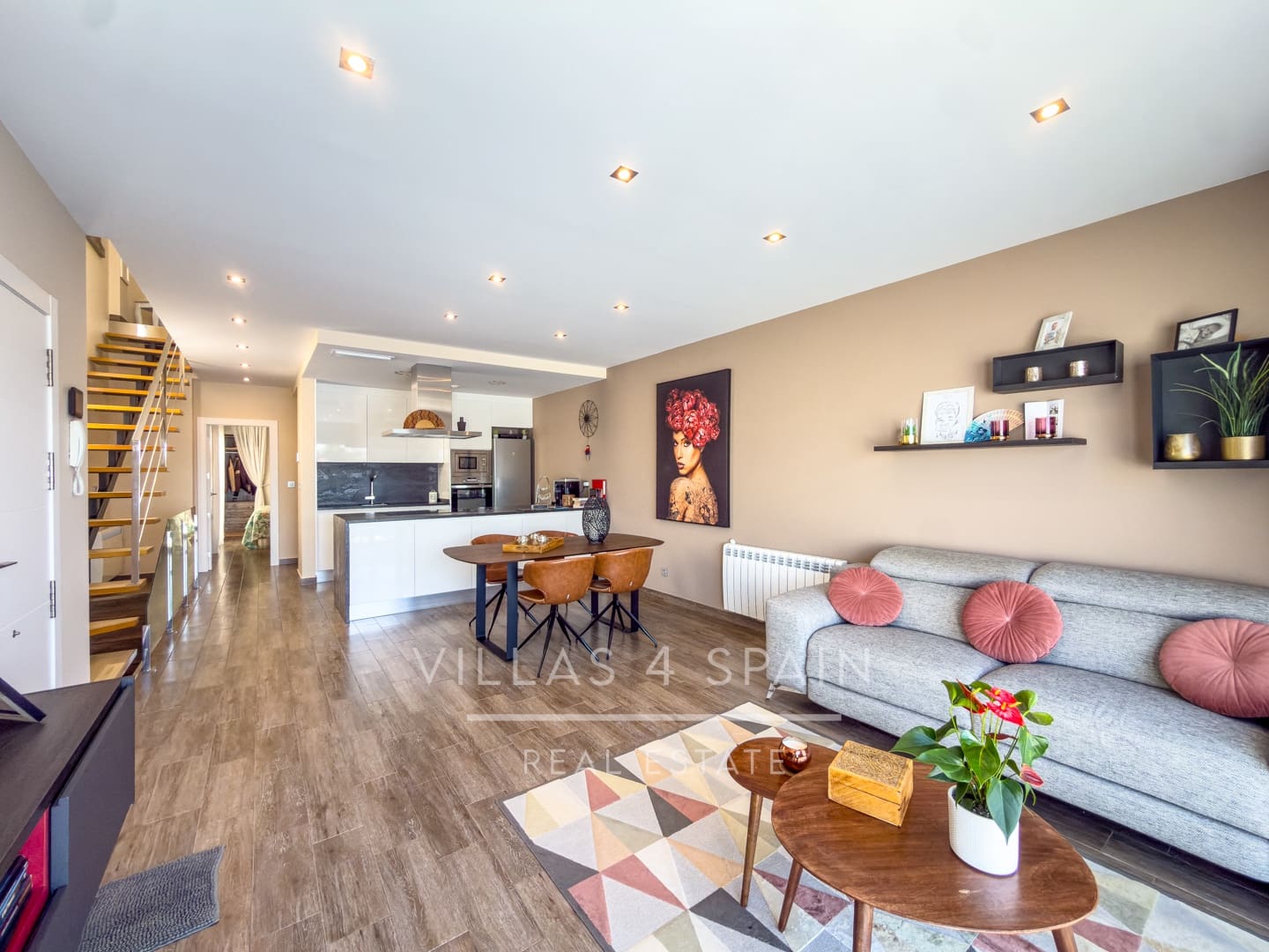 3 soveværelse Villa til salg i Daya Nueva med swimmingpool - € 399.950 (Ref: 9849131)