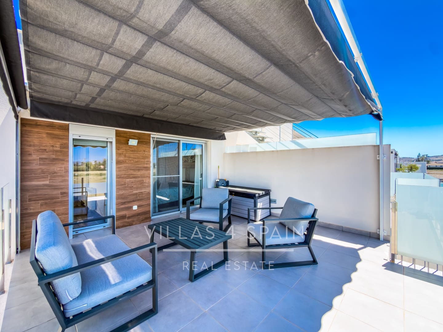3 soveværelse Villa til salg i Daya Nueva med swimmingpool - € 399.950 (Ref: 9849131)