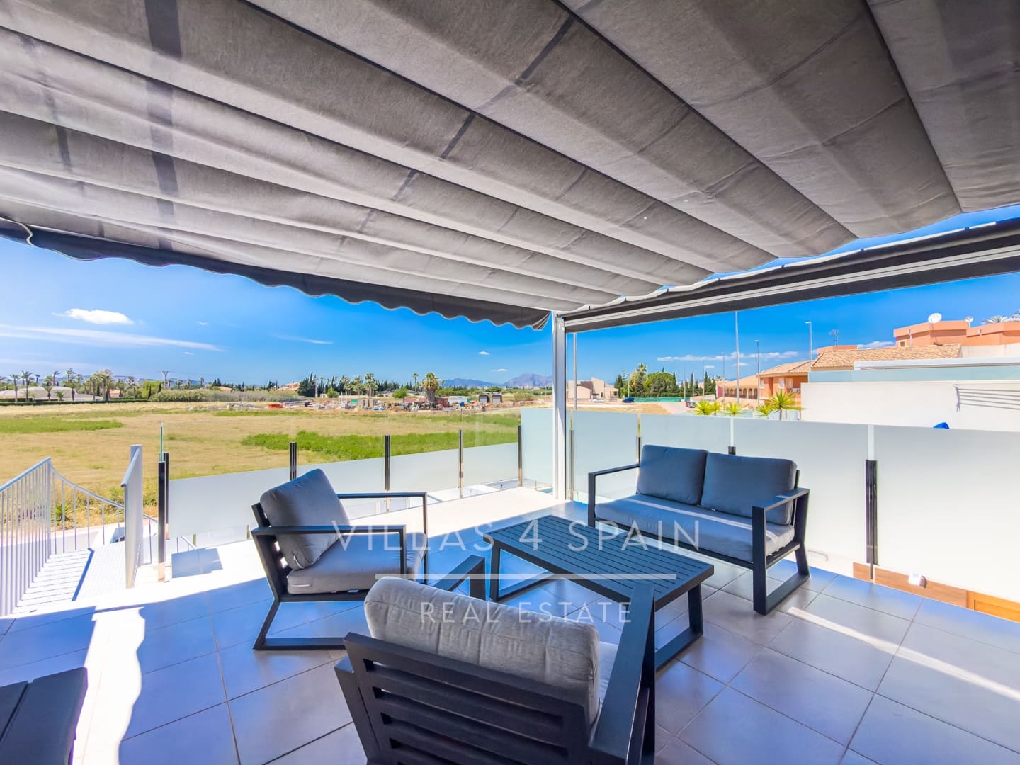 3 soveværelse Villa til salg i Daya Nueva med swimmingpool - € 399.950 (Ref: 9849131)