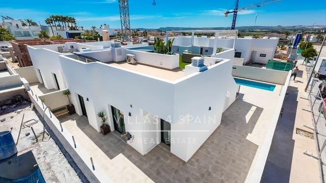 3 Zimmer Villa zu verkaufen in La Marina, Elche / Elx mit Pool - 395.000 € (Ref: 9866441)