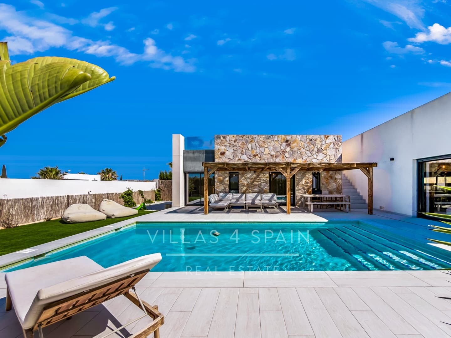 3 slaapkamer Villa te koop in Algorfa met zwembad garage - € 649.000 (Ref: 9906756)