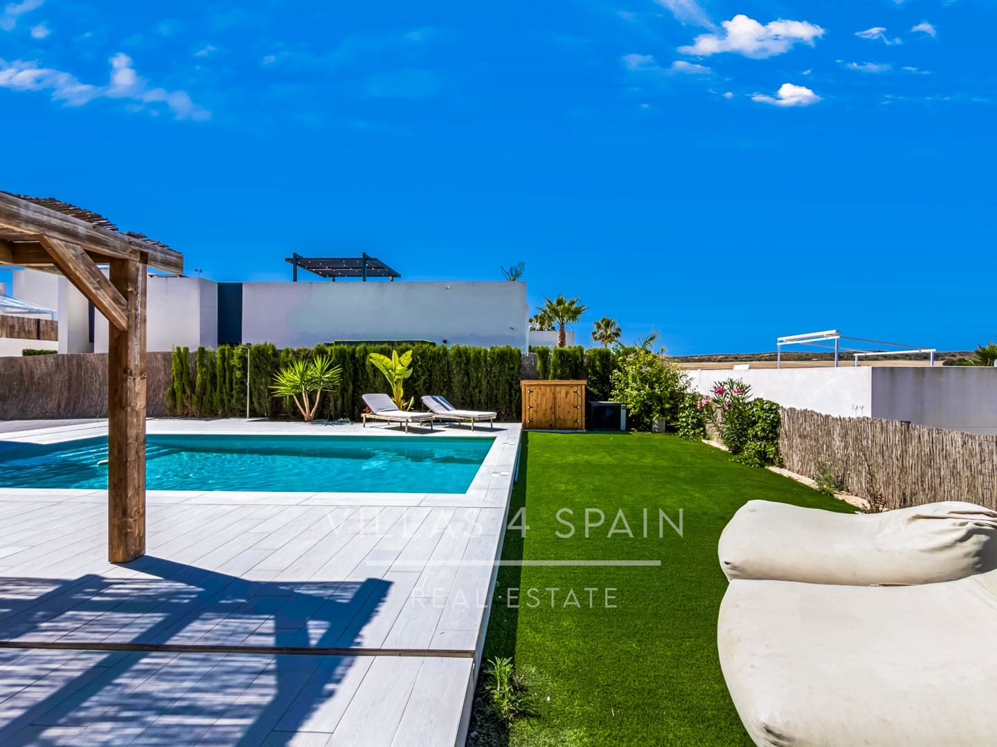 3 slaapkamer Villa te koop in Algorfa met zwembad garage - € 649.000 (Ref: 9906756)