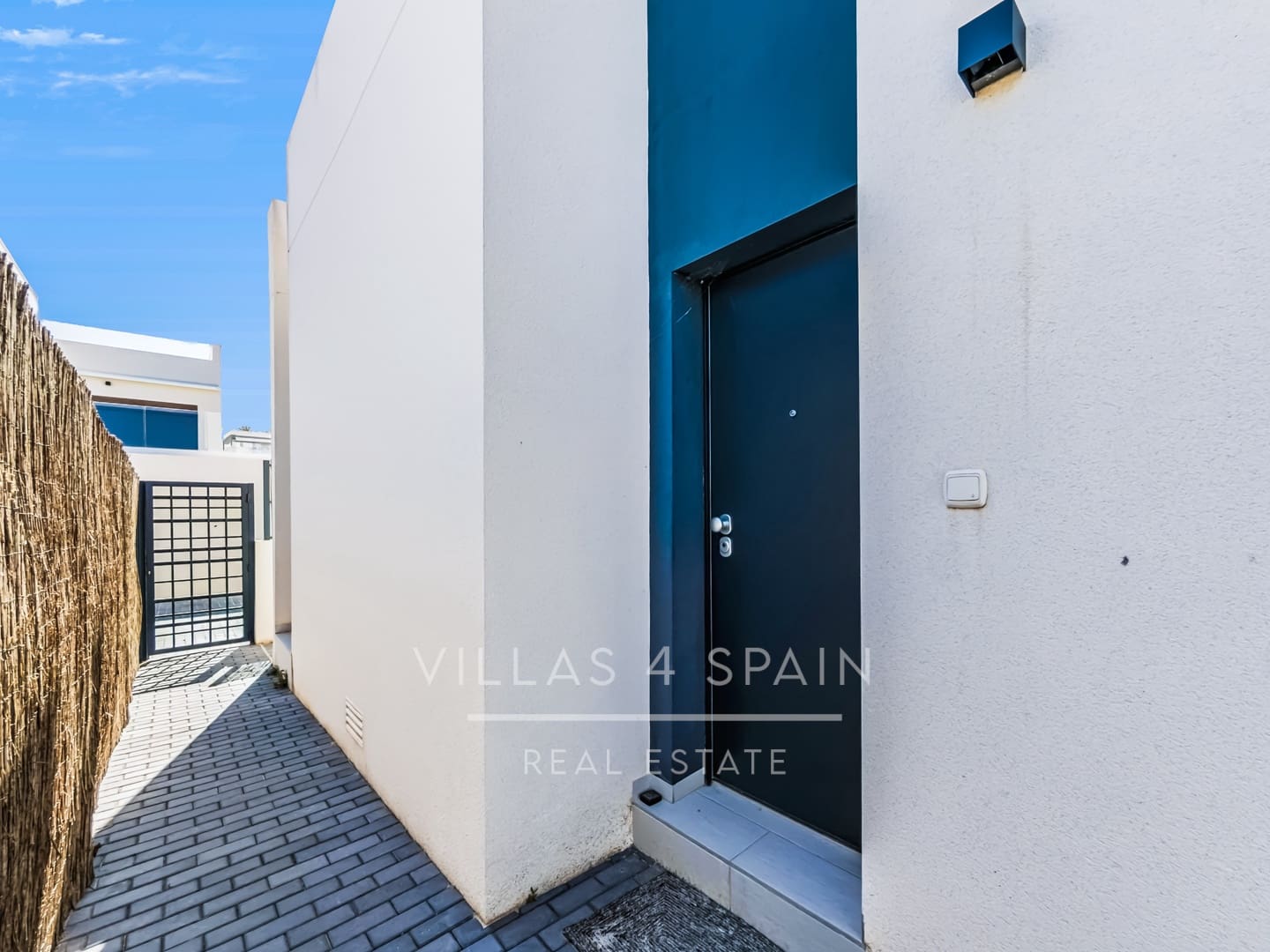 3 slaapkamer Villa te koop in Algorfa met zwembad garage - € 649.000 (Ref: 9906756)