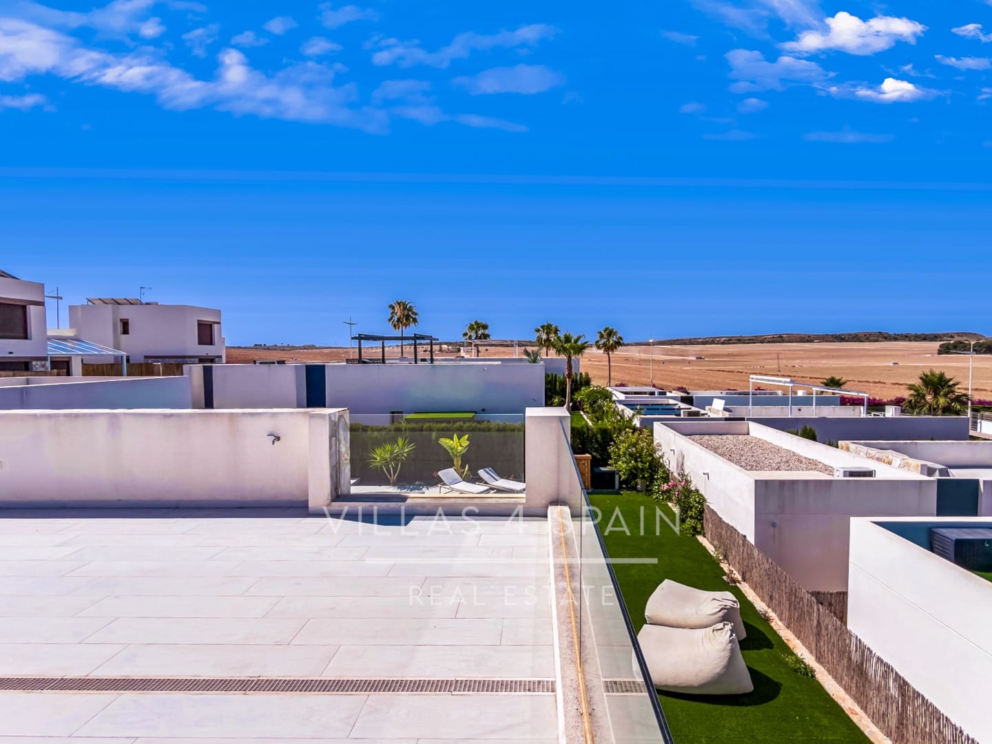3 slaapkamer Villa te koop in Algorfa met zwembad garage - € 649.000 (Ref: 9906756)