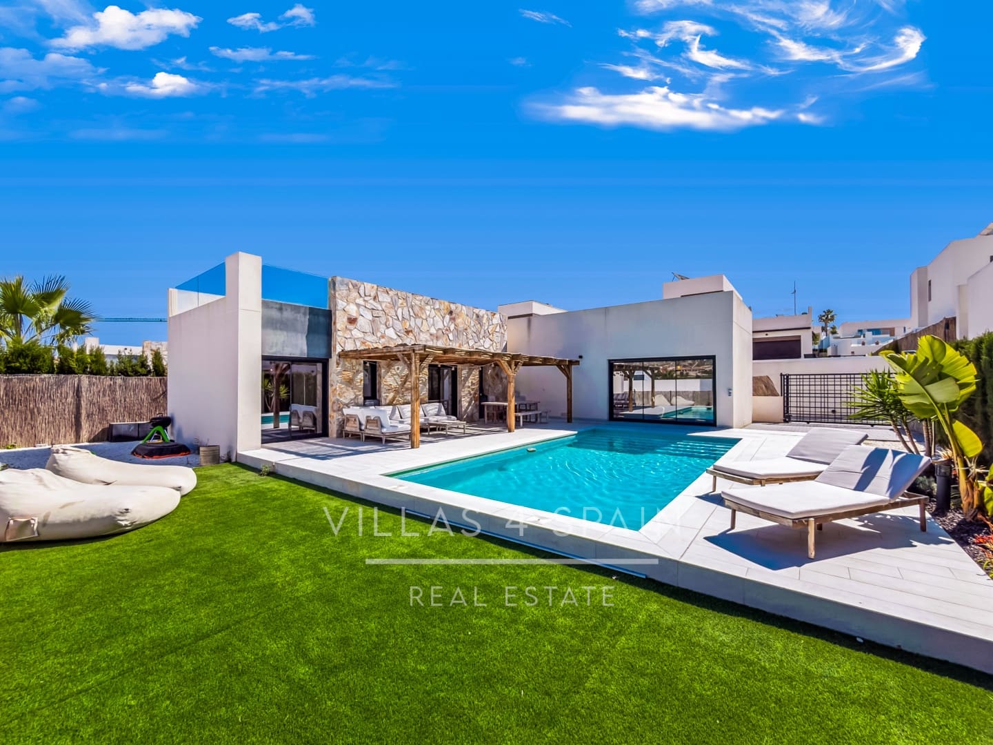 3 slaapkamer Villa te koop in Algorfa met zwembad garage - € 649.000 (Ref: 9906756)
