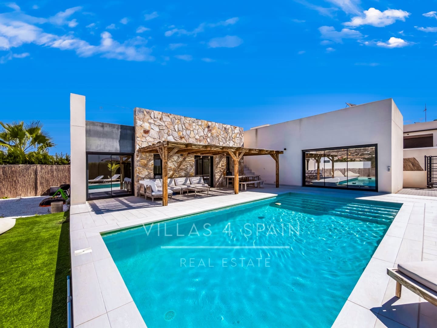 3 slaapkamer Villa te koop in Algorfa met zwembad garage - € 649.000 (Ref: 9906756)