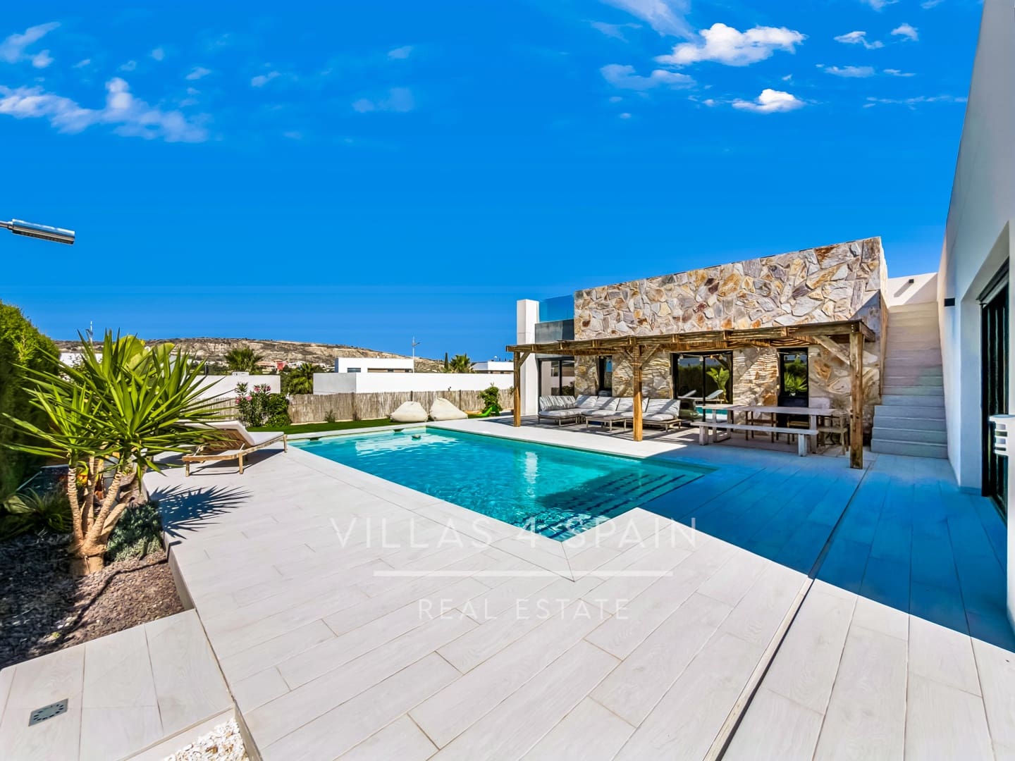 3 slaapkamer Villa te koop in Algorfa met zwembad garage - € 649.000 (Ref: 9906756)