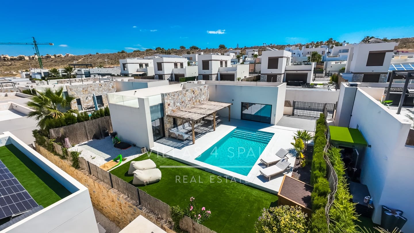 3 slaapkamer Villa te koop in Algorfa met zwembad garage - € 649.000 (Ref: 9906756)