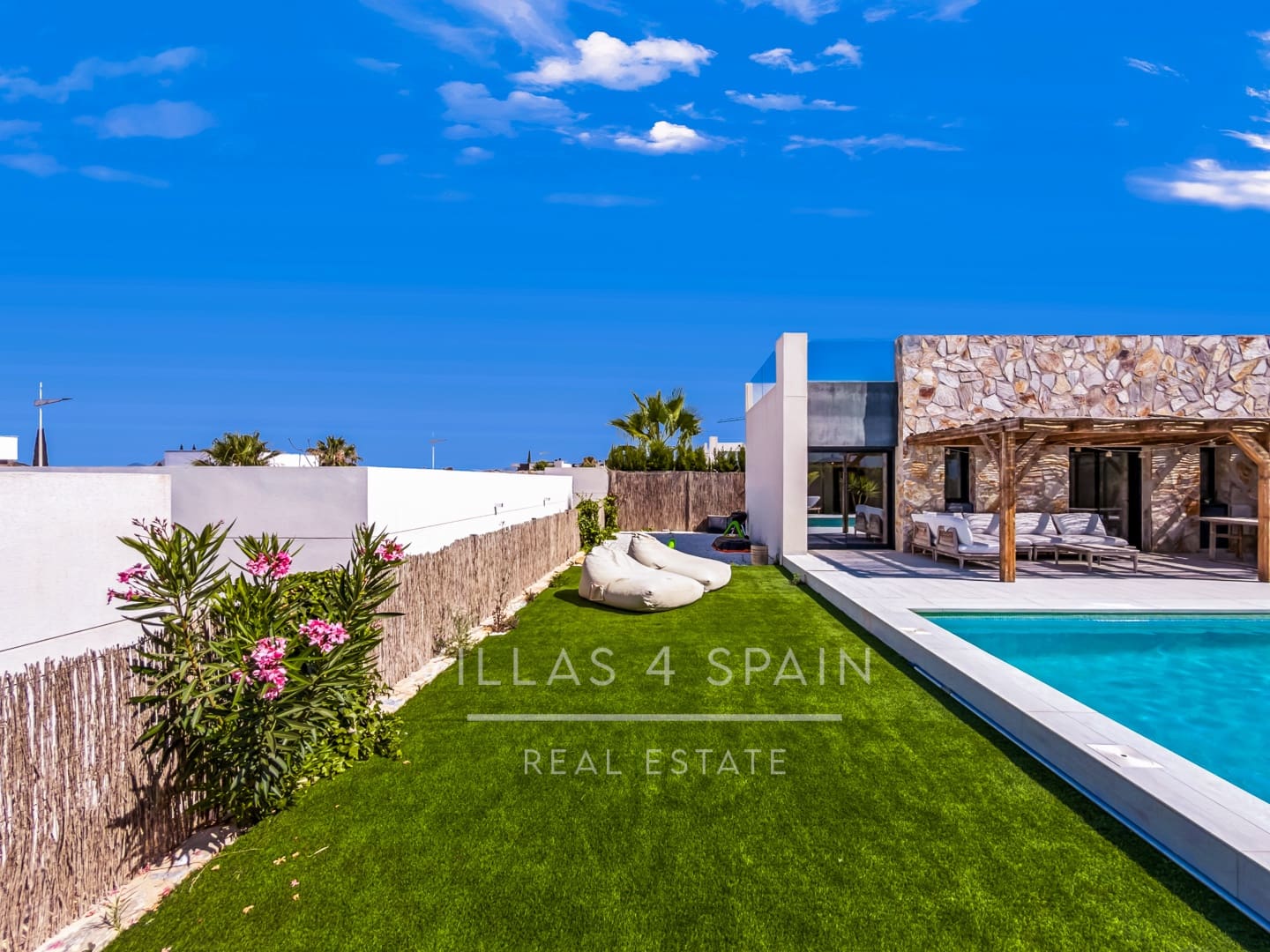 3 slaapkamer Villa te koop in Algorfa met zwembad garage - € 649.000 (Ref: 9906756)