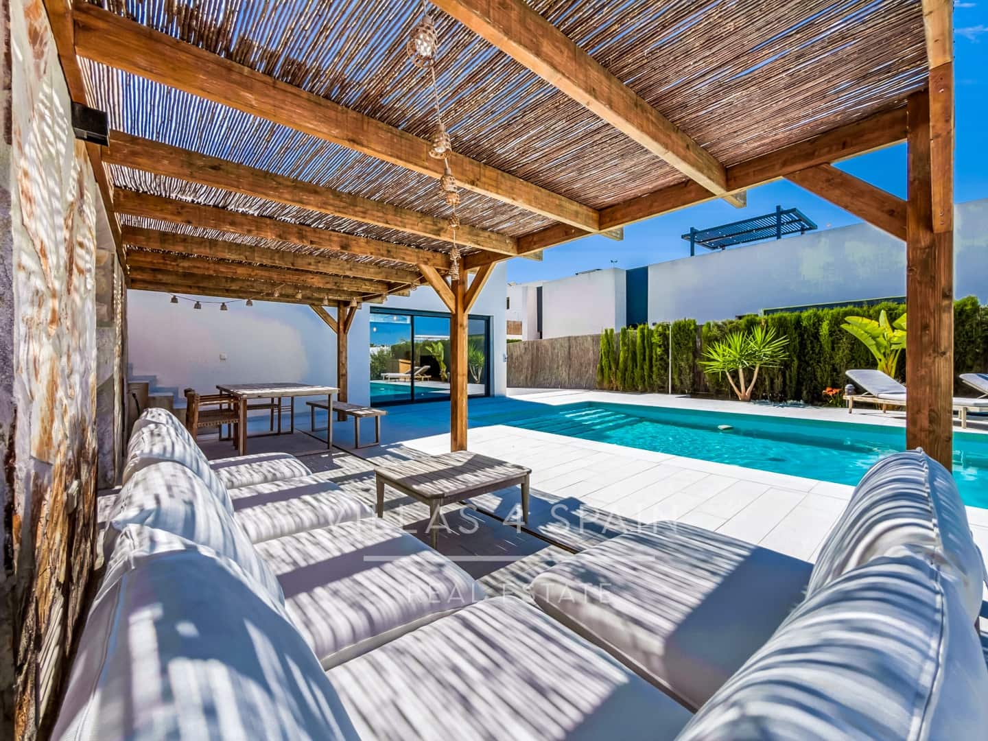 3 slaapkamer Villa te koop in Algorfa met zwembad garage - € 649.000 (Ref: 9906756)